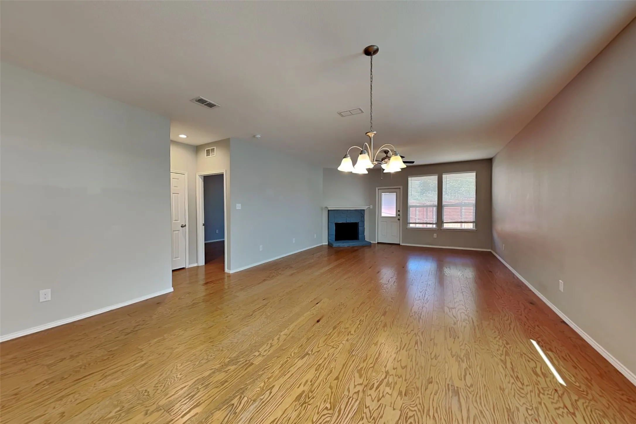 Single Family Residence For Rent in Tarrant County , 420 Magma Drive, Fort Worth, Texas 76131, 3 Bedroom, 2 Bathroom, 2 Garage spaces, 1,975 Sqft, built in 2013, mls#21409327, Real Estate Agent in Fort Worth, Homes For Rent in Tarrant county, Homes For Rent in Fort Worth, Realtor in Fort Worth Texas, Real Estate Brokerage Independent Realty Texas, Luminita Cordes Realtor