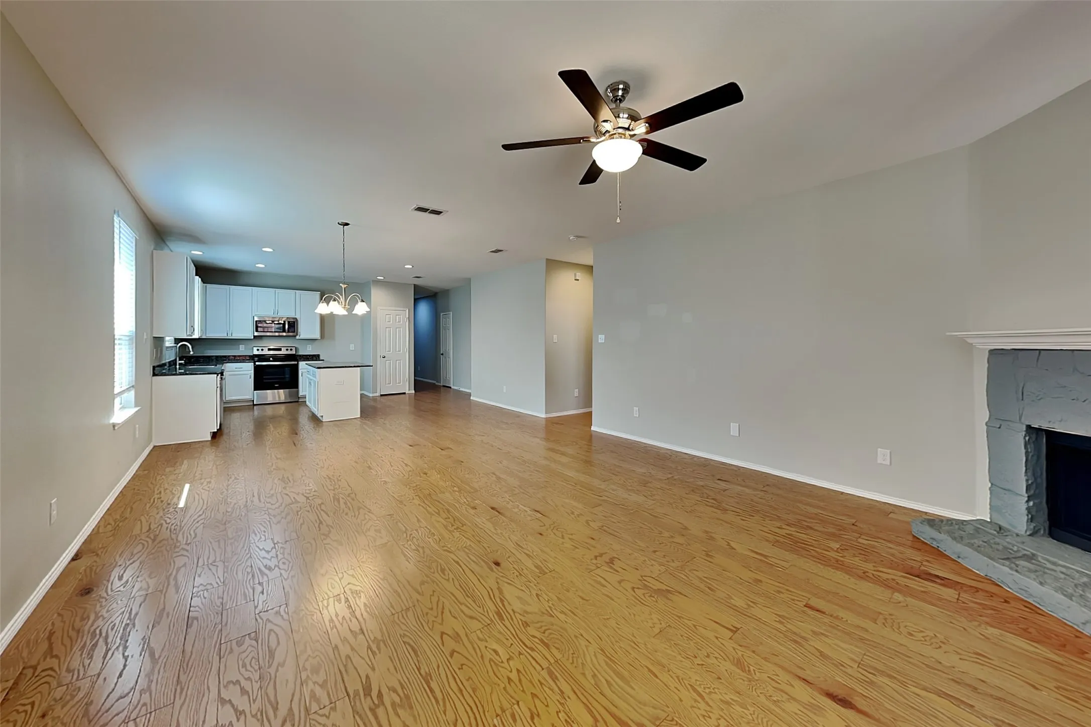 Single Family Residence For Rent in Tarrant County , 420 Magma Drive, Fort Worth, Texas 76131, 3 Bedroom, 2 Bathroom, 2 Garage spaces, 1,975 Sqft, built in 2013, mls#21409327, Real Estate Agent in Fort Worth, Homes For Rent in Tarrant county, Homes For Rent in Fort Worth, Realtor in Fort Worth Texas, Real Estate Brokerage Independent Realty Texas, Luminita Cordes Realtor