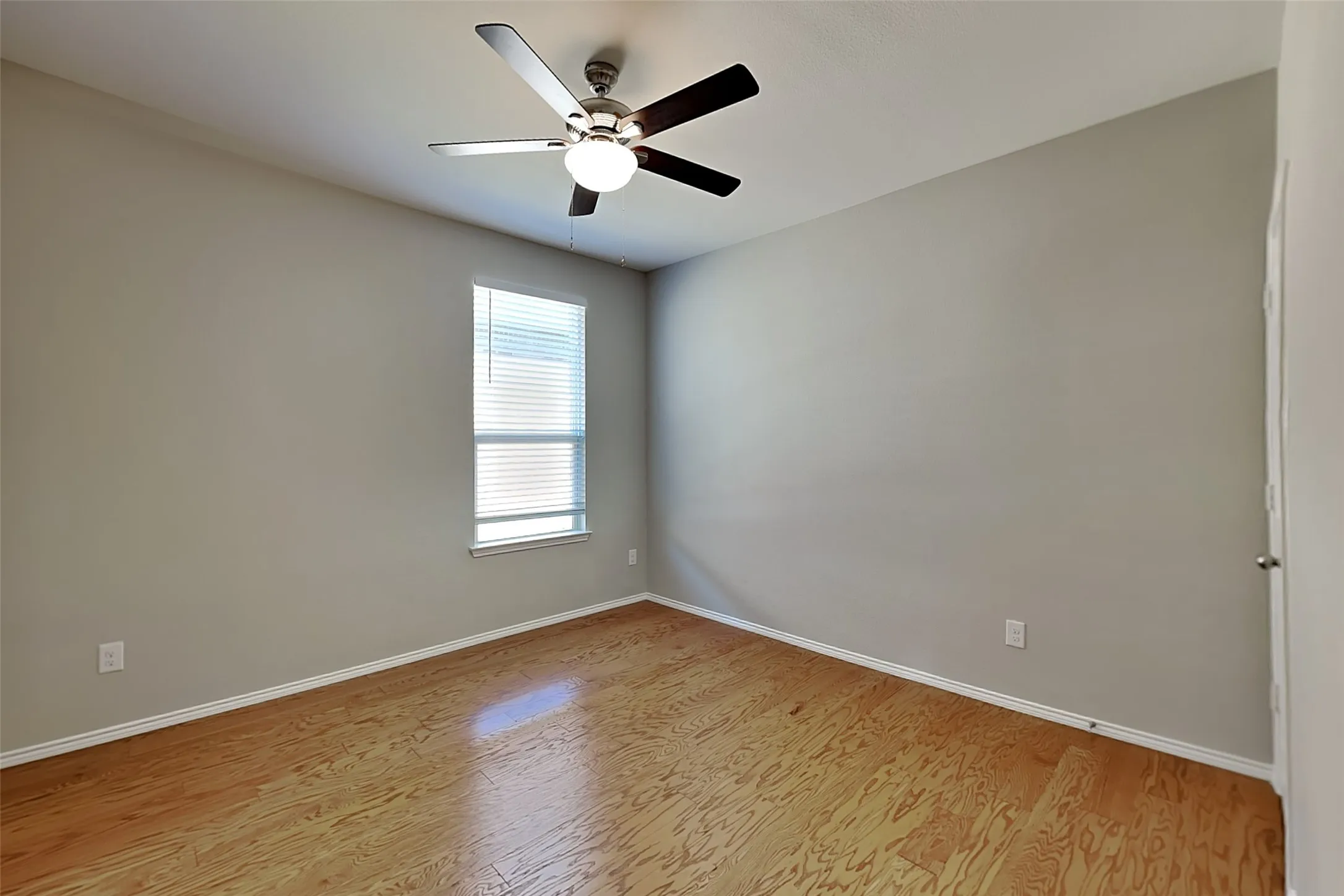 Single Family Residence For Rent in Tarrant County , 420 Magma Drive, Fort Worth, Texas 76131, 3 Bedroom, 2 Bathroom, 2 Garage spaces, 1,975 Sqft, built in 2013, mls#21409327, Real Estate Agent in Fort Worth, Homes For Rent in Tarrant county, Homes For Rent in Fort Worth, Realtor in Fort Worth Texas, Real Estate Brokerage Independent Realty Texas, Luminita Cordes Realtor