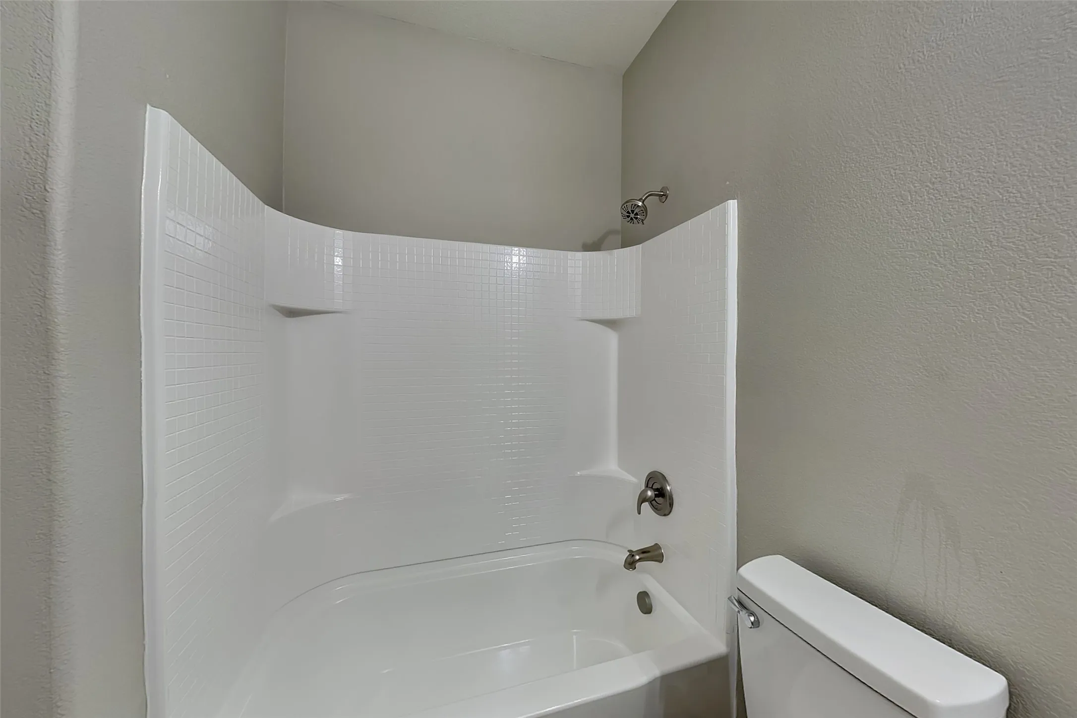 Single Family Residence For Rent in Tarrant County , 420 Magma Drive, Fort Worth, Texas 76131, 3 Bedroom, 2 Bathroom, 2 Garage spaces, 1,975 Sqft, built in 2013, mls#21409327, Real Estate Agent in Fort Worth, Homes For Rent in Tarrant county, Homes For Rent in Fort Worth, Realtor in Fort Worth Texas, Real Estate Brokerage Independent Realty Texas, Luminita Cordes Realtor