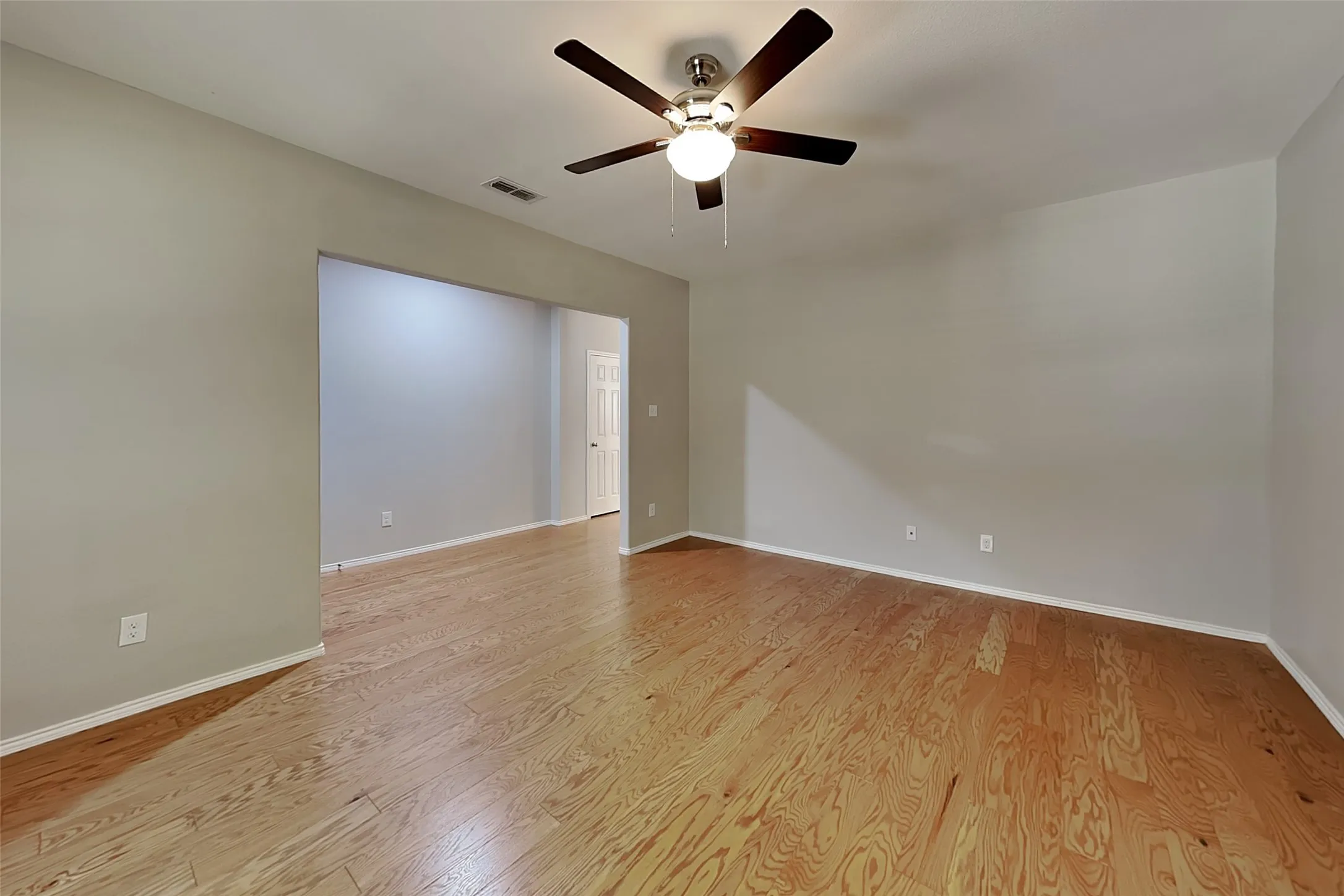 Single Family Residence For Rent in Tarrant County , 420 Magma Drive, Fort Worth, Texas 76131, 3 Bedroom, 2 Bathroom, 2 Garage spaces, 1,975 Sqft, built in 2013, mls#21409327, Real Estate Agent in Fort Worth, Homes For Rent in Tarrant county, Homes For Rent in Fort Worth, Realtor in Fort Worth Texas, Real Estate Brokerage Independent Realty Texas, Luminita Cordes Realtor