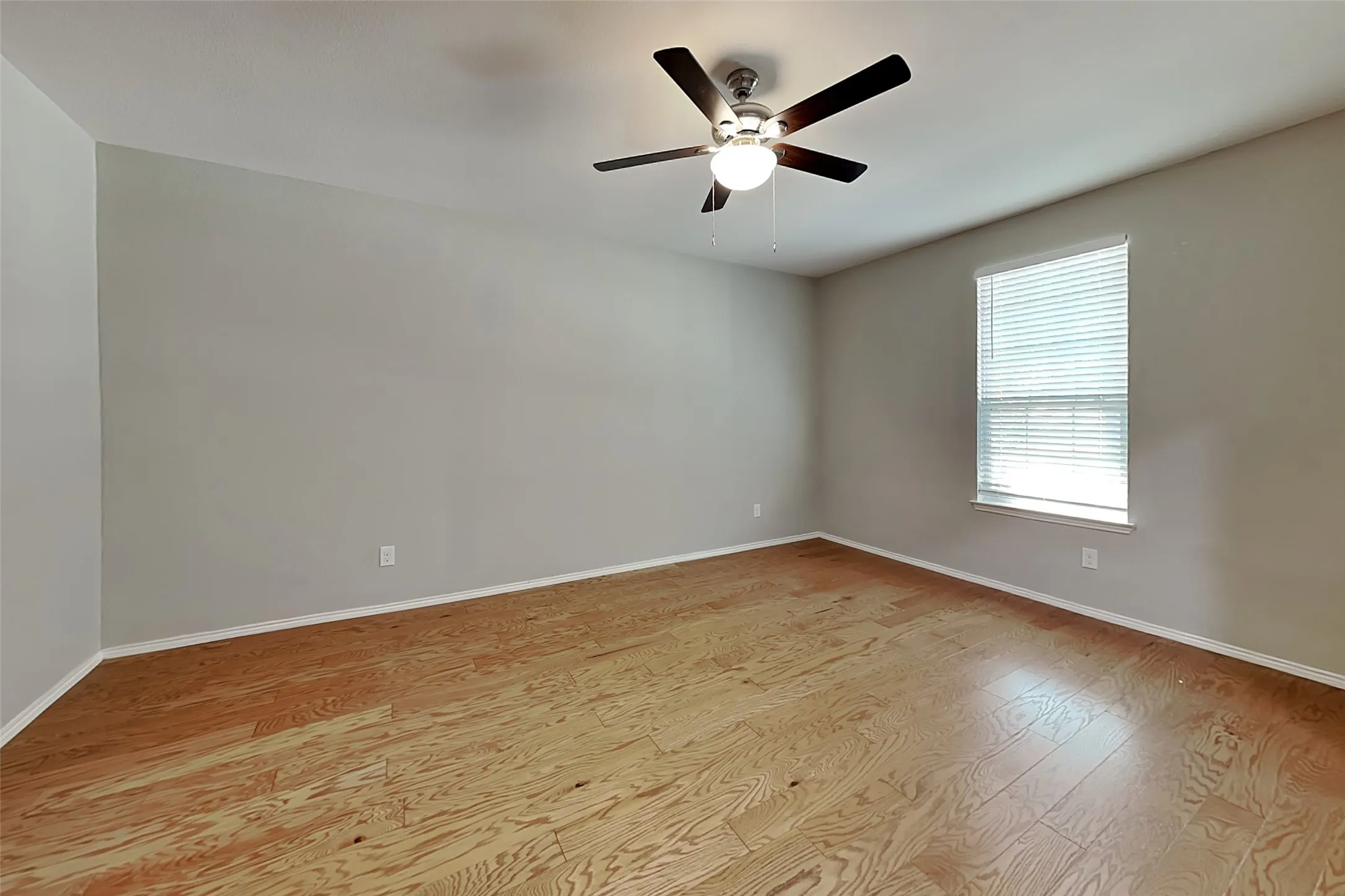 Single Family Residence For Rent in Tarrant County , 420 Magma Drive, Fort Worth, Texas 76131, 3 Bedroom, 2 Bathroom, 2 Garage spaces, 1,975 Sqft, built in 2013, mls#21409327, Real Estate Agent in Fort Worth, Homes For Rent in Tarrant county, Homes For Rent in Fort Worth, Realtor in Fort Worth Texas, Real Estate Brokerage Independent Realty Texas, Luminita Cordes Realtor