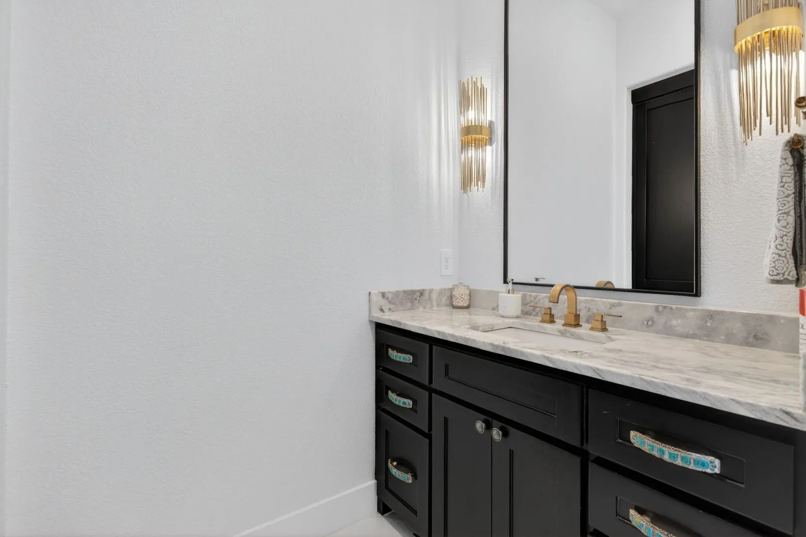 Single Family Residence For Rent in Jack County , 6384 US Highway 281 S, Jacksboro, Texas 76458, 4 Bedroom, 4 Bathroom, Garage spaces, 2,553 Sqft, built in 2023, mls#21409266, Real Estate Agent in Jacksboro, Homes For Rent in Jack county, Homes For Rent in Jacksboro, Realtor in Jacksboro Texas, Real Estate Brokerage Independent Realty Texas, Luminita Cordes Realtor