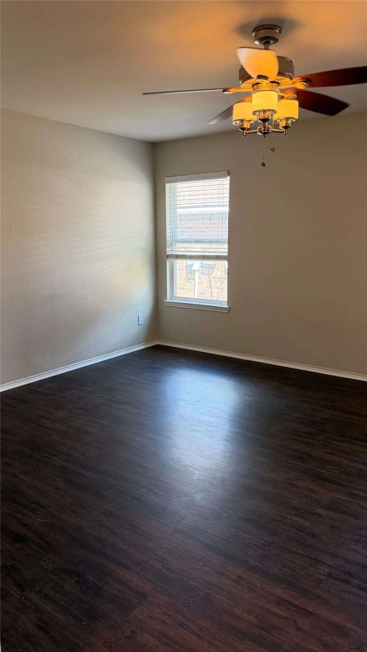 Single Family Residence For Rent in Tarrant County , 4500 Mountain Oak Street, Fort Worth, Texas 76244, 5 Bedroom, 3 Bathroom, 2 Garage spaces, 2,468 Sqft, built in 2007, mls#21409334, Real Estate Agent in Fort Worth, Homes For Rent in Tarrant county, Homes For Rent in Fort Worth, Realtor in Fort Worth Texas, Real Estate Brokerage Independent Realty Texas, Luminita Cordes Realtor