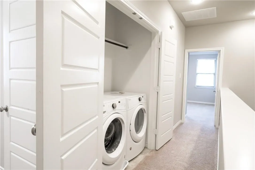 Townhouse For Rent in Tarrant County , 2605 Mccart Avenue, Fort Worth, Texas 76110, 3 Bedroom, 4 Bathroom, 2 Garage spaces, 1,935 Sqft, built in 2016, mls#21409336, Real Estate Agent in Fort Worth, Homes For Rent in Tarrant county, Homes For Rent in Fort Worth, Realtor in Fort Worth Texas, Real Estate Brokerage Independent Realty Texas, Luminita Cordes Realtor