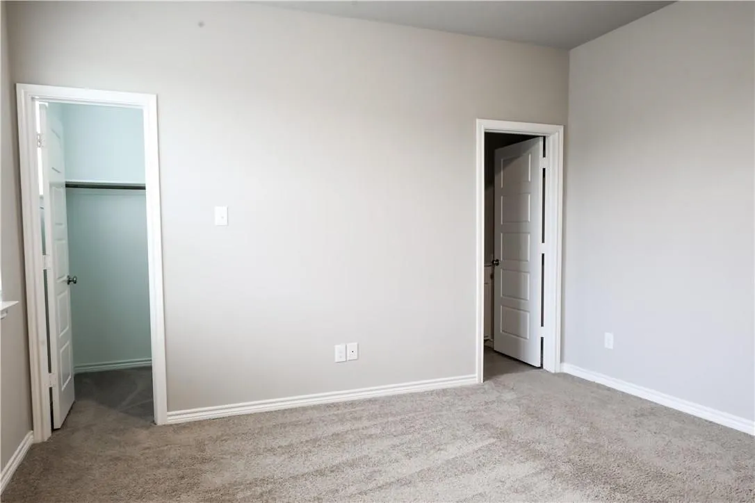 Townhouse For Rent in Tarrant County , 2605 Mccart Avenue, Fort Worth, Texas 76110, 3 Bedroom, 4 Bathroom, 2 Garage spaces, 1,935 Sqft, built in 2016, mls#21409336, Real Estate Agent in Fort Worth, Homes For Rent in Tarrant county, Homes For Rent in Fort Worth, Realtor in Fort Worth Texas, Real Estate Brokerage Independent Realty Texas, Luminita Cordes Realtor