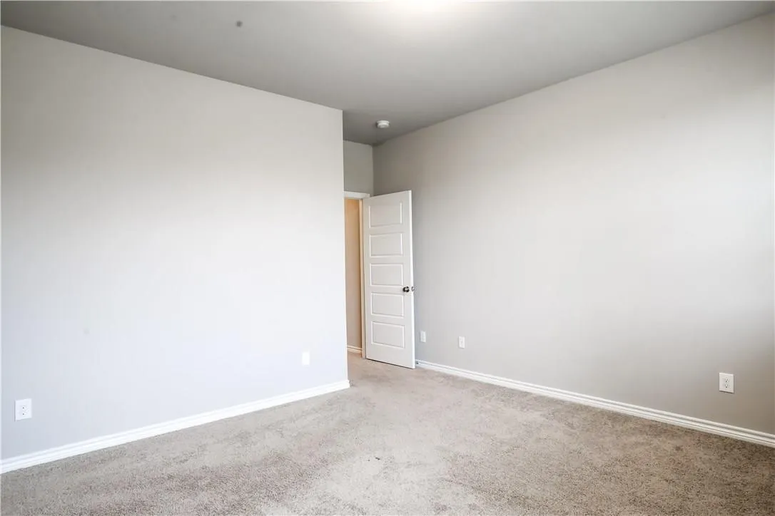 Townhouse For Rent in Tarrant County , 2605 Mccart Avenue, Fort Worth, Texas 76110, 3 Bedroom, 4 Bathroom, 2 Garage spaces, 1,935 Sqft, built in 2016, mls#21409336, Real Estate Agent in Fort Worth, Homes For Rent in Tarrant county, Homes For Rent in Fort Worth, Realtor in Fort Worth Texas, Real Estate Brokerage Independent Realty Texas, Luminita Cordes Realtor