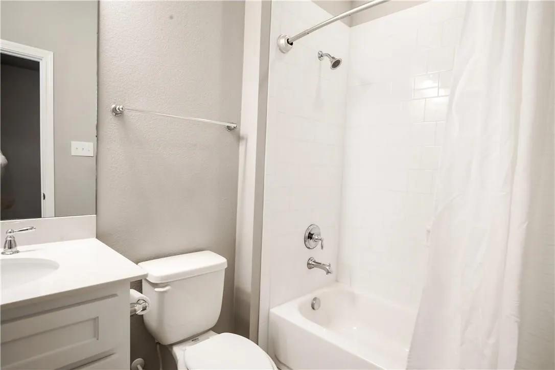 Townhouse For Rent in Tarrant County , 2605 Mccart Avenue, Fort Worth, Texas 76110, 3 Bedroom, 4 Bathroom, 2 Garage spaces, 1,935 Sqft, built in 2016, mls#21409336, Real Estate Agent in Fort Worth, Homes For Rent in Tarrant county, Homes For Rent in Fort Worth, Realtor in Fort Worth Texas, Real Estate Brokerage Independent Realty Texas, Luminita Cordes Realtor