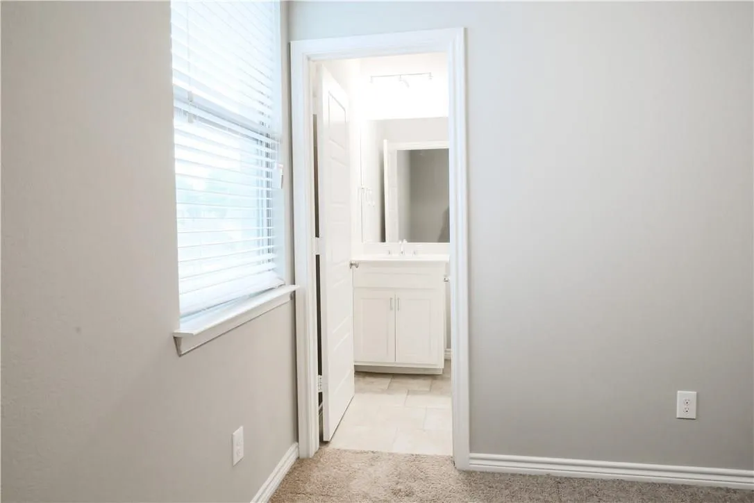 Townhouse For Rent in Tarrant County , 2605 Mccart Avenue, Fort Worth, Texas 76110, 3 Bedroom, 4 Bathroom, 2 Garage spaces, 1,935 Sqft, built in 2016, mls#21409336, Real Estate Agent in Fort Worth, Homes For Rent in Tarrant county, Homes For Rent in Fort Worth, Realtor in Fort Worth Texas, Real Estate Brokerage Independent Realty Texas, Luminita Cordes Realtor