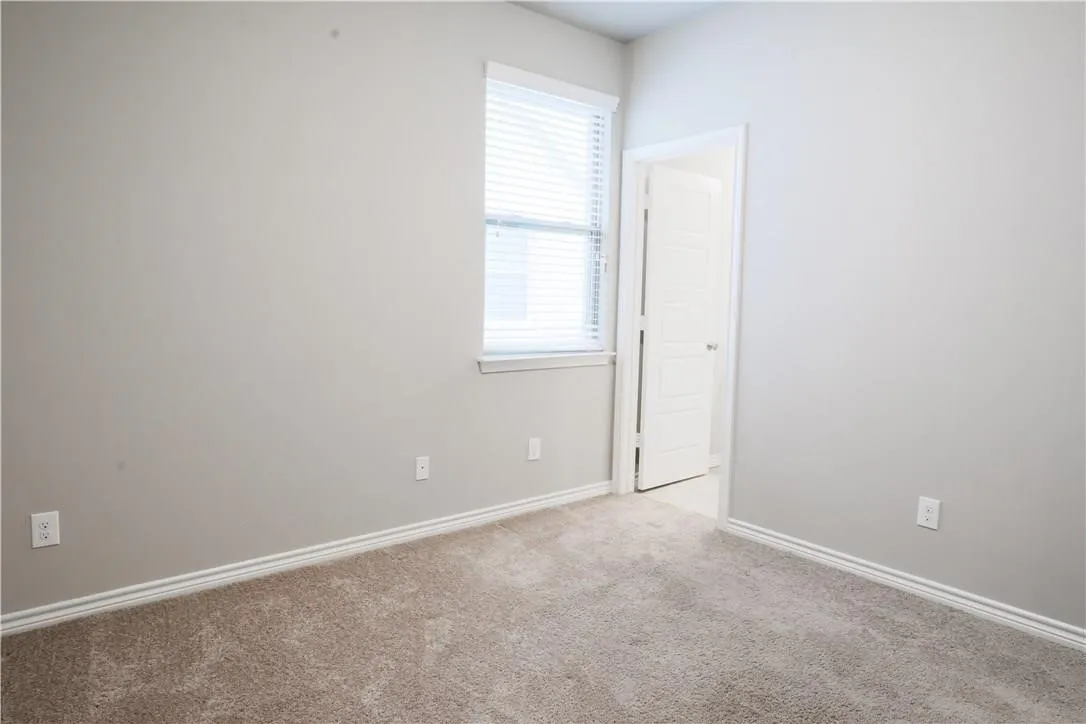 Townhouse For Rent in Tarrant County , 2605 Mccart Avenue, Fort Worth, Texas 76110, 3 Bedroom, 4 Bathroom, 2 Garage spaces, 1,935 Sqft, built in 2016, mls#21409336, Real Estate Agent in Fort Worth, Homes For Rent in Tarrant county, Homes For Rent in Fort Worth, Realtor in Fort Worth Texas, Real Estate Brokerage Independent Realty Texas, Luminita Cordes Realtor