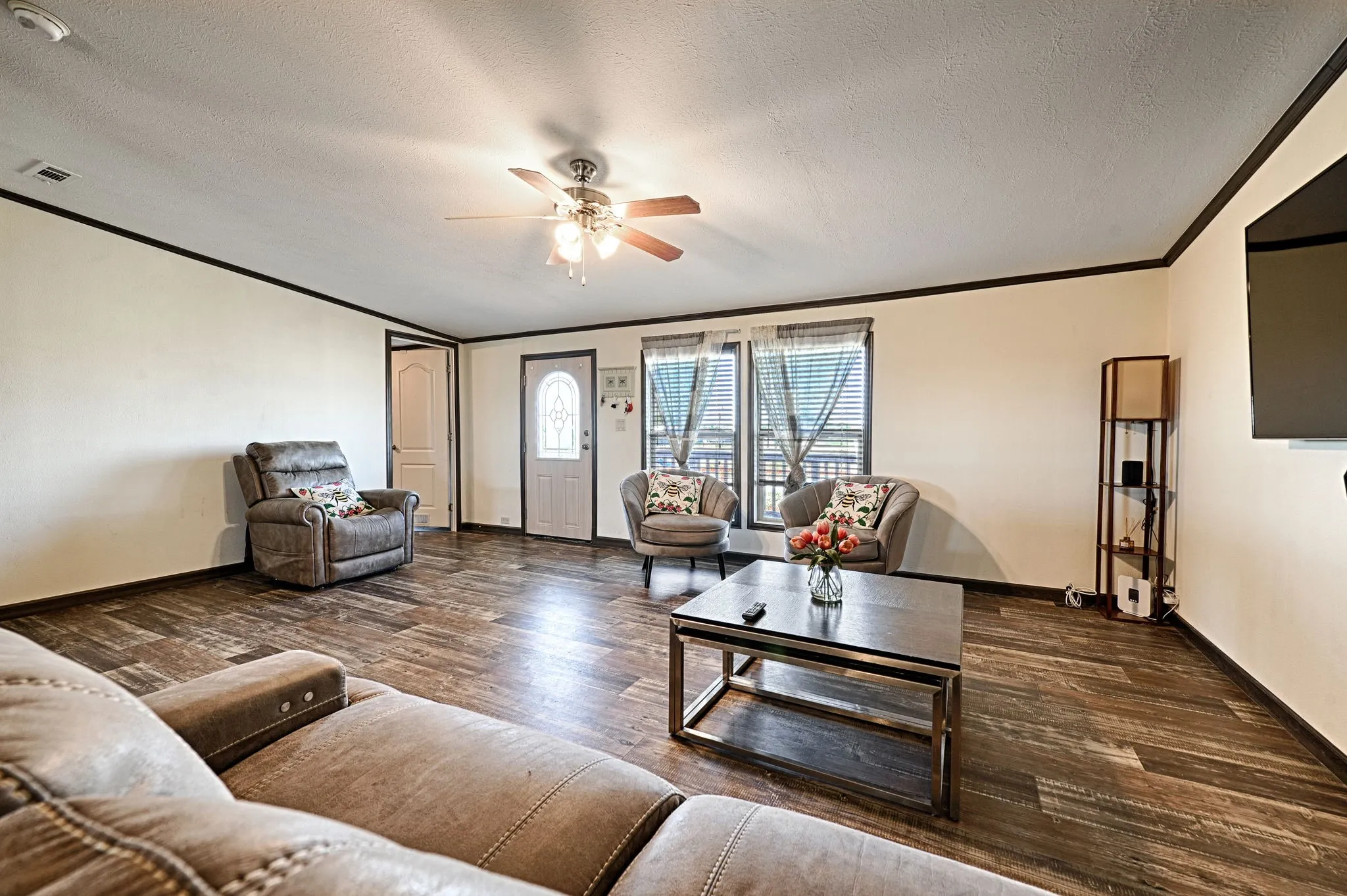 Mobile Home For Sale in Ellis County , 181 Cochise Drive, Ferris, Texas 75125, 3 Bedroom, 2 Bathroom, Garage spaces, 1,536 Sqft, built in 2023, mls#21408904, Real Estate Agent in Ferris, Homes For Sale in Ellis county, Homes For Sale in Ferris, Realtor in Ferris Texas, Real Estate Brokerage Independent Realty Texas, Luminita Cordes Realtor