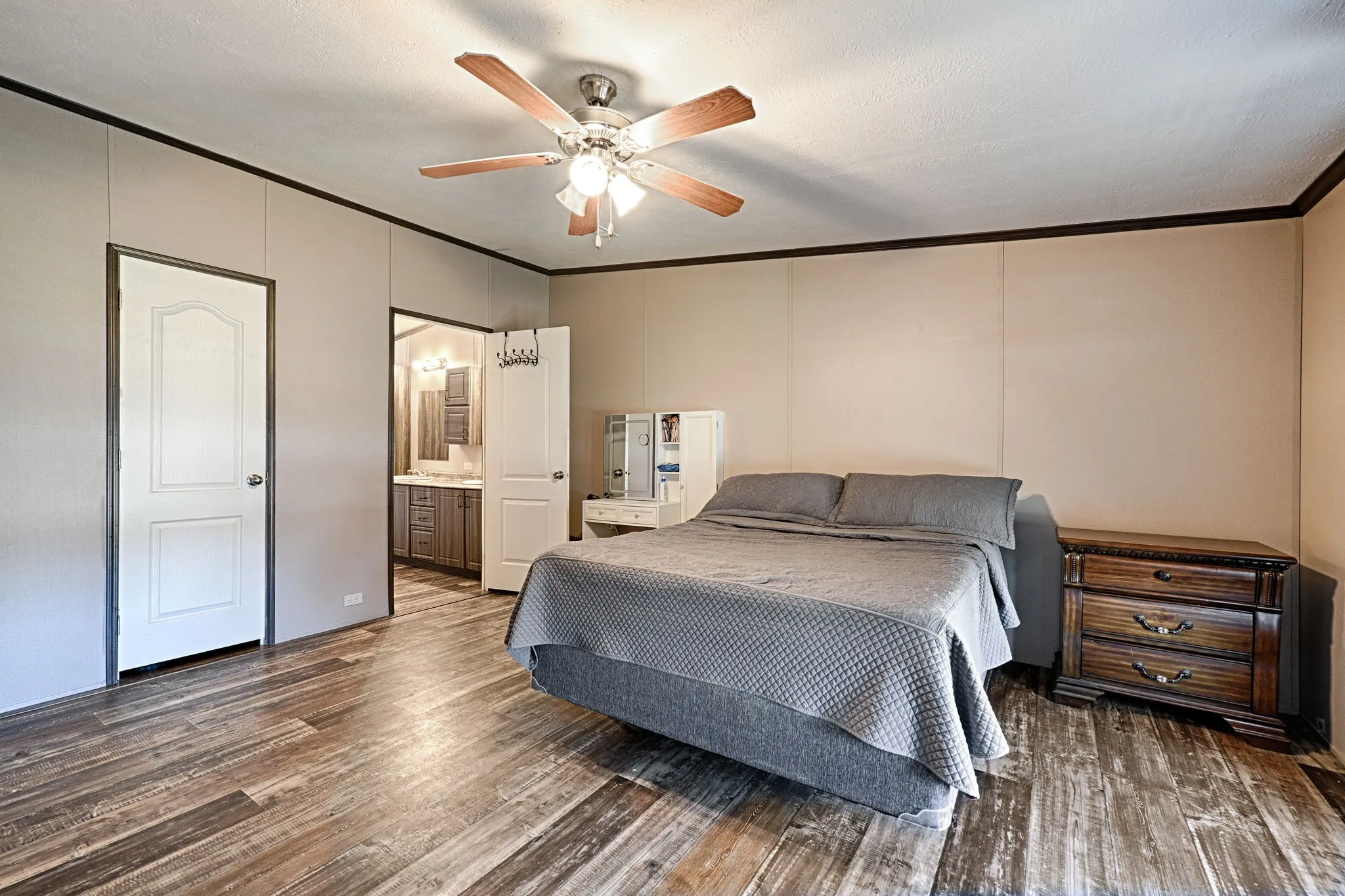 Mobile Home For Sale in Ellis County , 181 Cochise Drive, Ferris, Texas 75125, 3 Bedroom, 2 Bathroom, Garage spaces, 1,536 Sqft, built in 2023, mls#21408904, Real Estate Agent in Ferris, Homes For Sale in Ellis county, Homes For Sale in Ferris, Realtor in Ferris Texas, Real Estate Brokerage Independent Realty Texas, Luminita Cordes Realtor