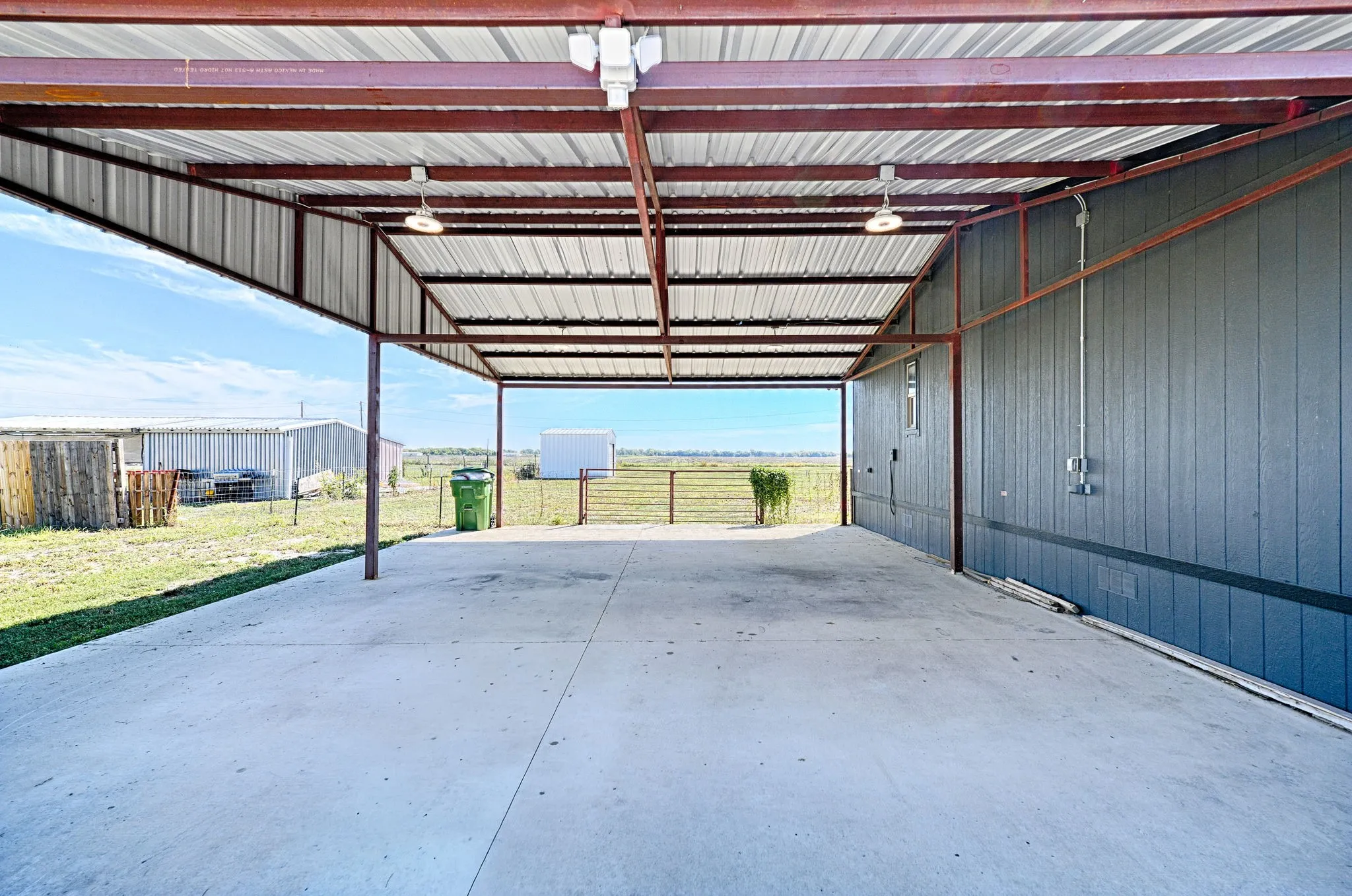 Mobile Home For Sale in Ellis County , 181 Cochise Drive, Ferris, Texas 75125, 3 Bedroom, 2 Bathroom, Garage spaces, 1,536 Sqft, built in 2023, mls#21408904, Real Estate Agent in Ferris, Homes For Sale in Ellis county, Homes For Sale in Ferris, Realtor in Ferris Texas, Real Estate Brokerage Independent Realty Texas, Luminita Cordes Realtor