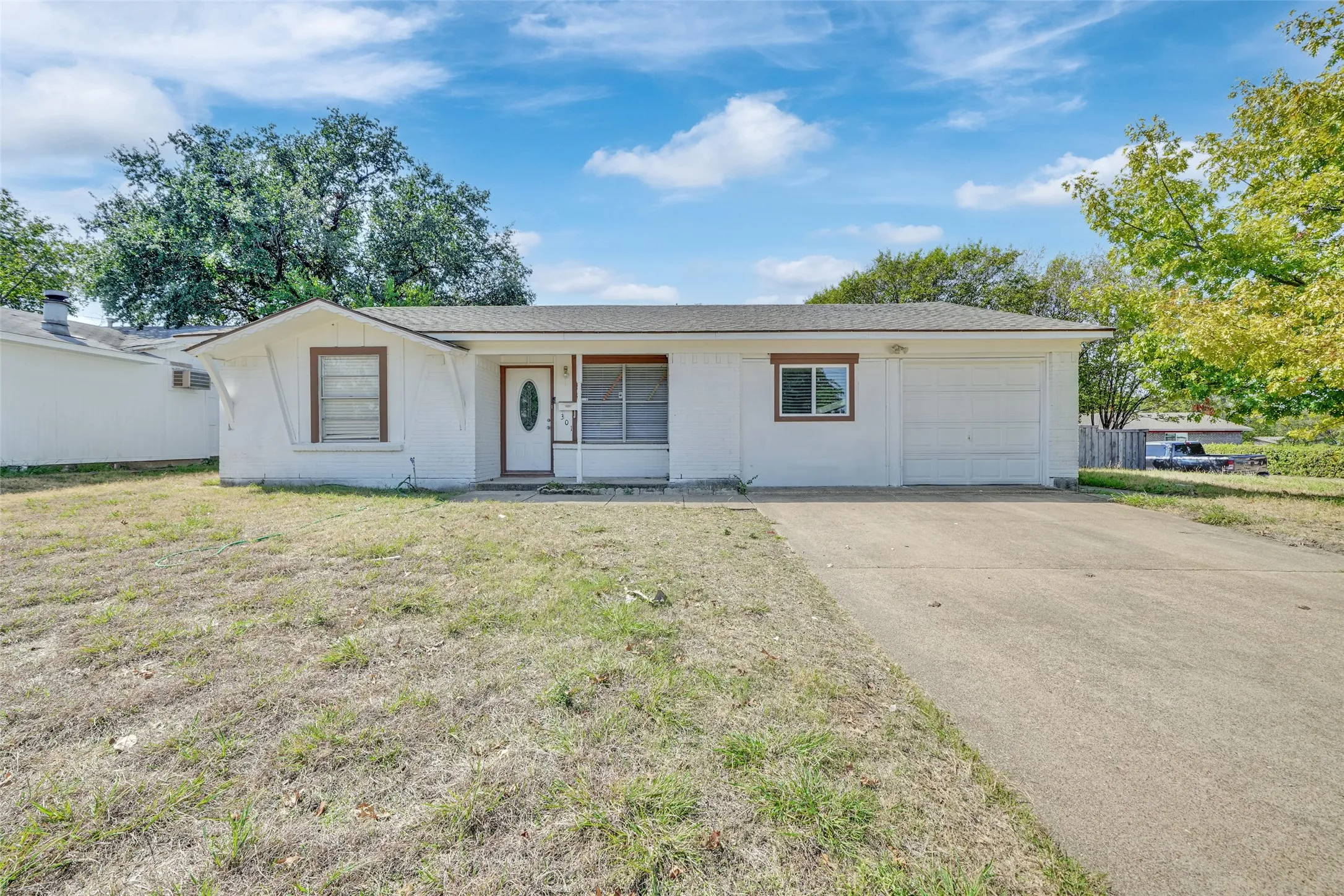 Single Family Residence For Sale in Dallas County , 301 S Forest Crest Drive, Garland, Texas 75042, 4 Bedroom, 3 Bathroom, Garage spaces, 1,649 Sqft, built in 1962, mls#21405475, Real Estate Agent in Garland, Homes For Sale in Dallas county, Homes For Sale in Garland, Realtor in Garland Texas, Real Estate Brokerage Independent Realty Texas, Luminita Cordes Realtor