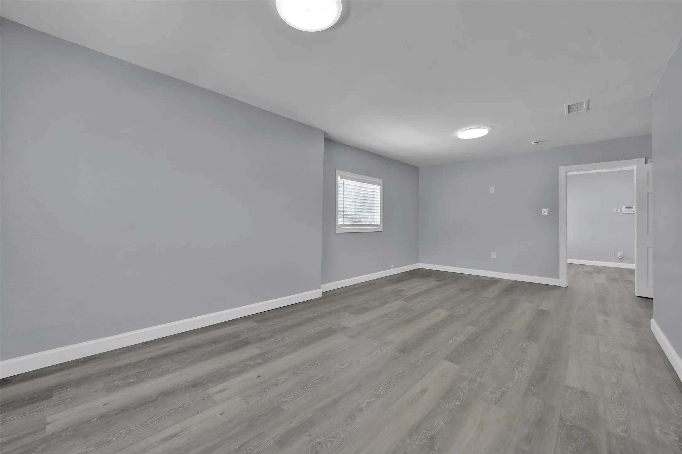 Single Family Residence For Sale in Dallas County , 301 S Forest Crest Drive, Garland, Texas 75042, 4 Bedroom, 3 Bathroom, Garage spaces, 1,649 Sqft, built in 1962, mls#21405475, Real Estate Agent in Garland, Homes For Sale in Dallas county, Homes For Sale in Garland, Realtor in Garland Texas, Real Estate Brokerage Independent Realty Texas, Luminita Cordes Realtor