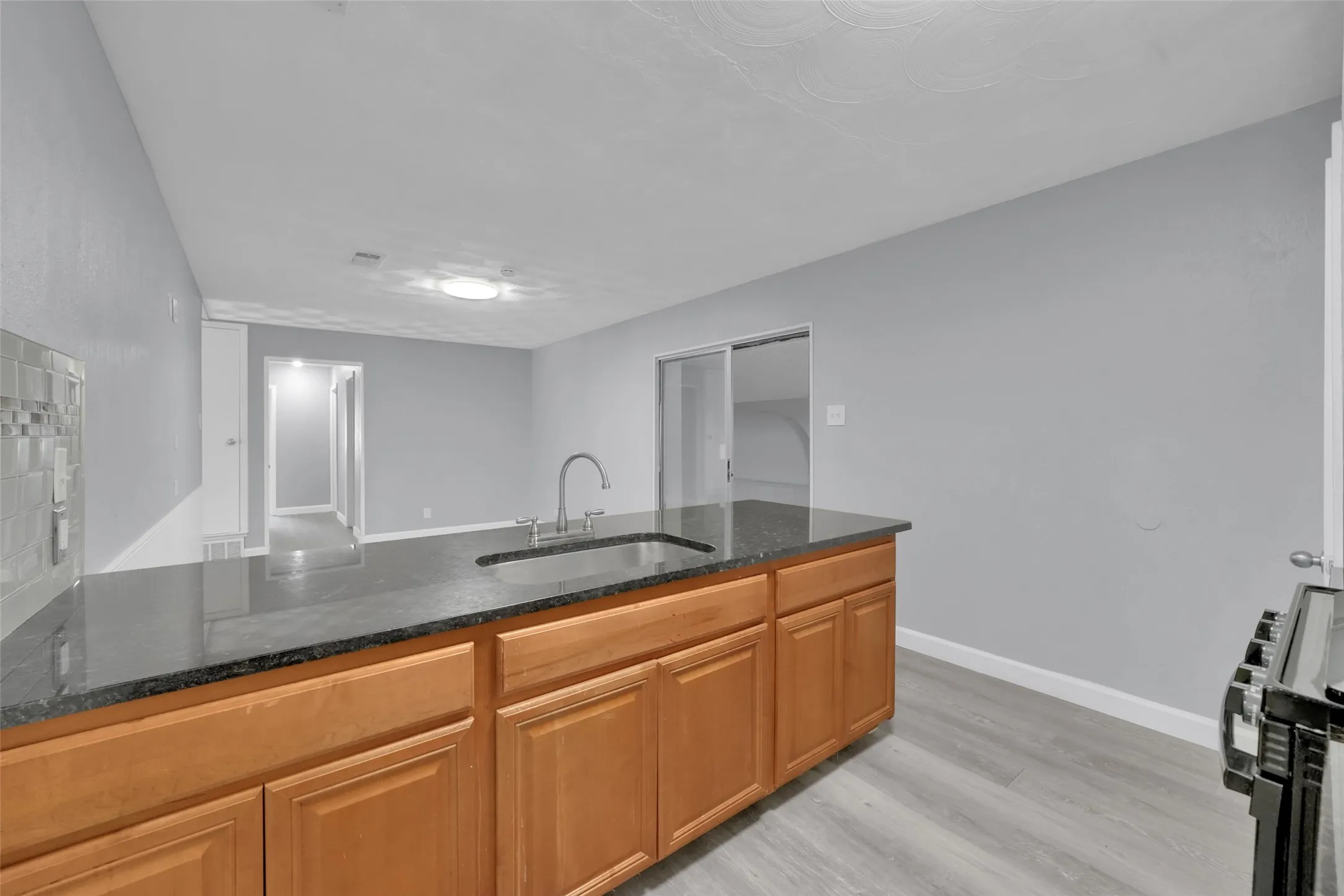 Single Family Residence For Sale in Dallas County , 301 S Forest Crest Drive, Garland, Texas 75042, 4 Bedroom, 3 Bathroom, Garage spaces, 1,649 Sqft, built in 1962, mls#21405475, Real Estate Agent in Garland, Homes For Sale in Dallas county, Homes For Sale in Garland, Realtor in Garland Texas, Real Estate Brokerage Independent Realty Texas, Luminita Cordes Realtor