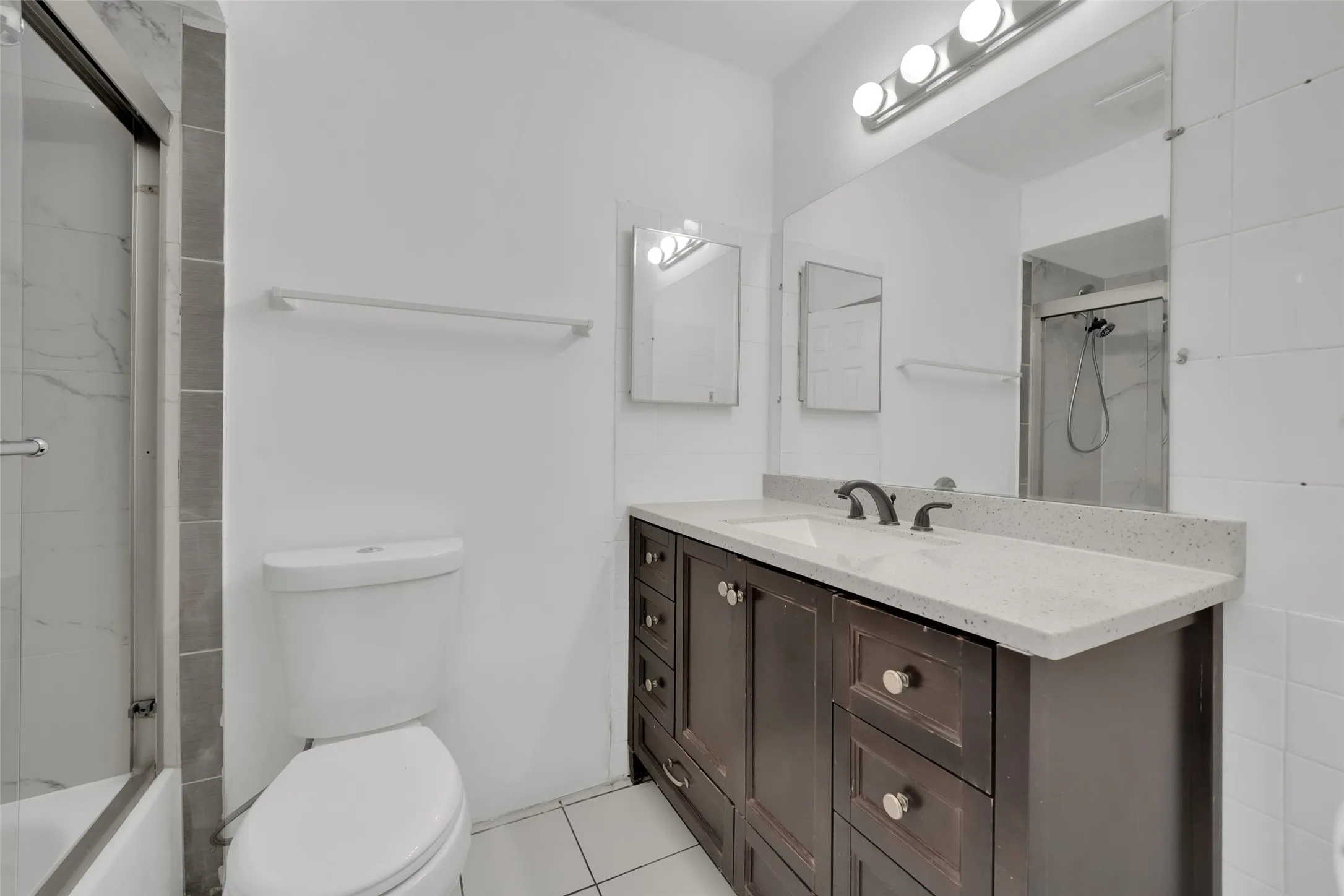 Single Family Residence For Sale in Dallas County , 301 S Forest Crest Drive, Garland, Texas 75042, 4 Bedroom, 3 Bathroom, Garage spaces, 1,649 Sqft, built in 1962, mls#21405475, Real Estate Agent in Garland, Homes For Sale in Dallas county, Homes For Sale in Garland, Realtor in Garland Texas, Real Estate Brokerage Independent Realty Texas, Luminita Cordes Realtor