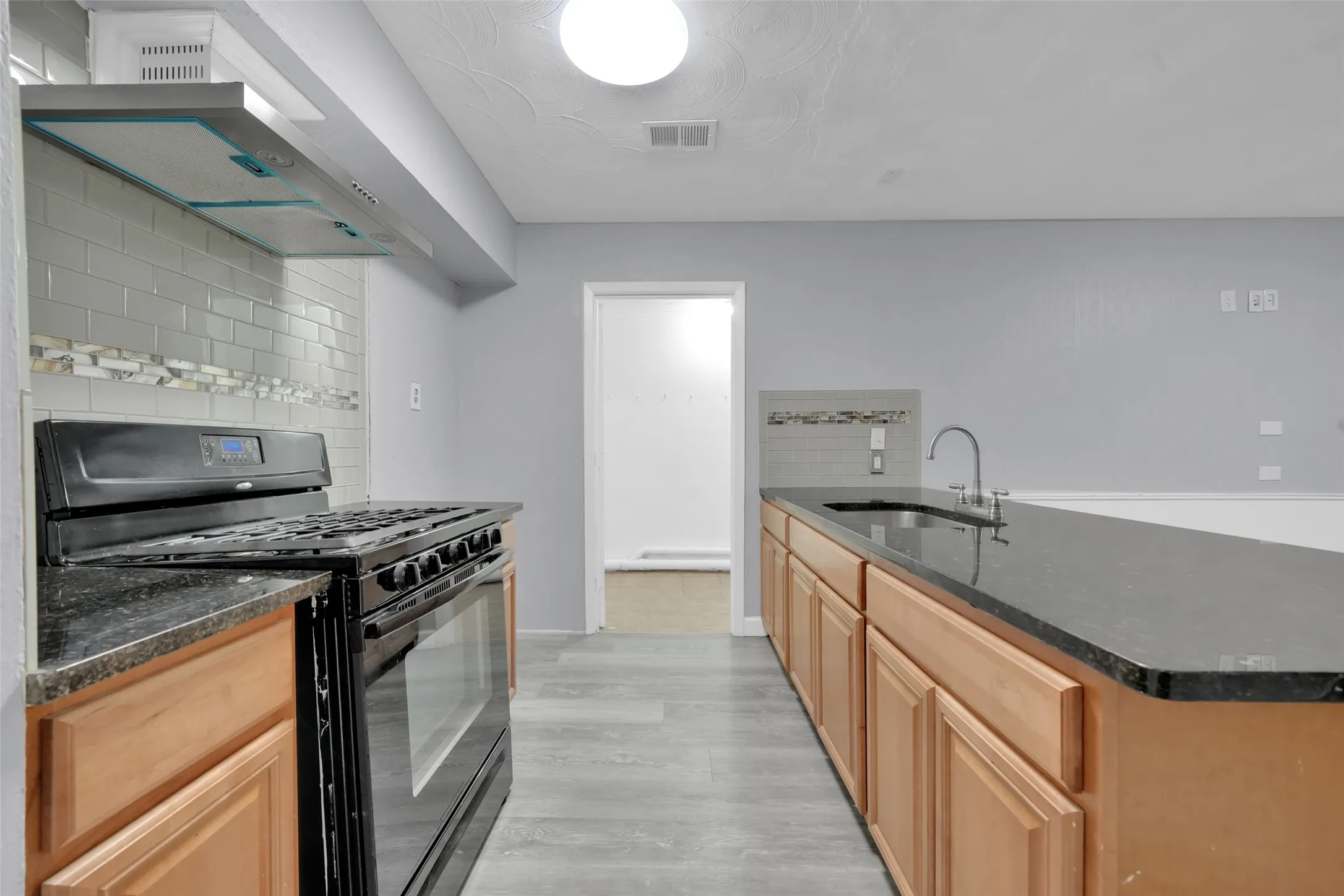 Single Family Residence For Sale in Dallas County , 301 S Forest Crest Drive, Garland, Texas 75042, 4 Bedroom, 3 Bathroom, Garage spaces, 1,649 Sqft, built in 1962, mls#21405475, Real Estate Agent in Garland, Homes For Sale in Dallas county, Homes For Sale in Garland, Realtor in Garland Texas, Real Estate Brokerage Independent Realty Texas, Luminita Cordes Realtor