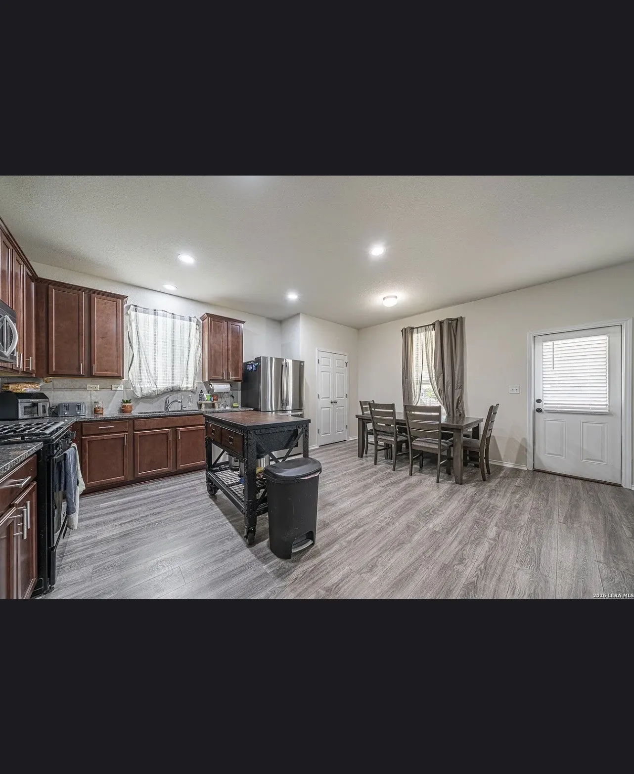 Single Family Residence For Sale in Bexar County , 11906 Longfellow, San Antonio, Texas 78254, 3 Bedroom, 3 Bathroom, 2 Garage spaces, 2,298 Sqft, built in 2020, mls#21407904, Real Estate Agent in San Antonio, Homes For Sale in Bexar county, Homes For Sale in San Antonio, Realtor in San Antonio Texas, Real Estate Brokerage Independent Realty Texas, Luminita Cordes Realtor