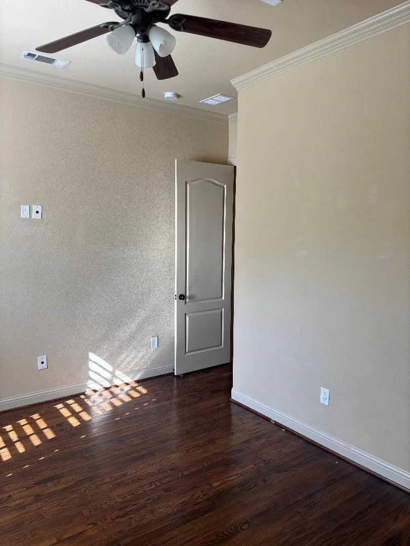 Townhouse For Sale in Dallas County , 563 Rockingham Drive, Irving, Texas 75063, 3 Bedroom, 3 Bathroom, 2 Garage spaces, 3,025 Sqft, built in 2010, mls#21409343, Real Estate Agent in Irving, Homes For Sale in Dallas county, Homes For Sale in Irving, Realtor in Irving Texas, Real Estate Brokerage Independent Realty Texas, Luminita Cordes Realtor