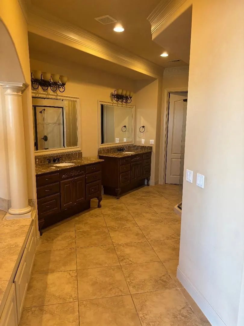 Townhouse For Sale in Dallas County , 563 Rockingham Drive, Irving, Texas 75063, 3 Bedroom, 3 Bathroom, 2 Garage spaces, 3,025 Sqft, built in 2010, mls#21409343, Real Estate Agent in Irving, Homes For Sale in Dallas county, Homes For Sale in Irving, Realtor in Irving Texas, Real Estate Brokerage Independent Realty Texas, Luminita Cordes Realtor