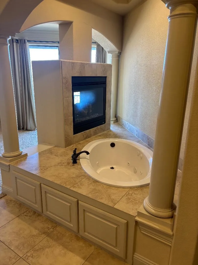 Townhouse For Sale in Dallas County , 563 Rockingham Drive, Irving, Texas 75063, 3 Bedroom, 3 Bathroom, 2 Garage spaces, 3,025 Sqft, built in 2010, mls#21409343, Real Estate Agent in Irving, Homes For Sale in Dallas county, Homes For Sale in Irving, Realtor in Irving Texas, Real Estate Brokerage Independent Realty Texas, Luminita Cordes Realtor