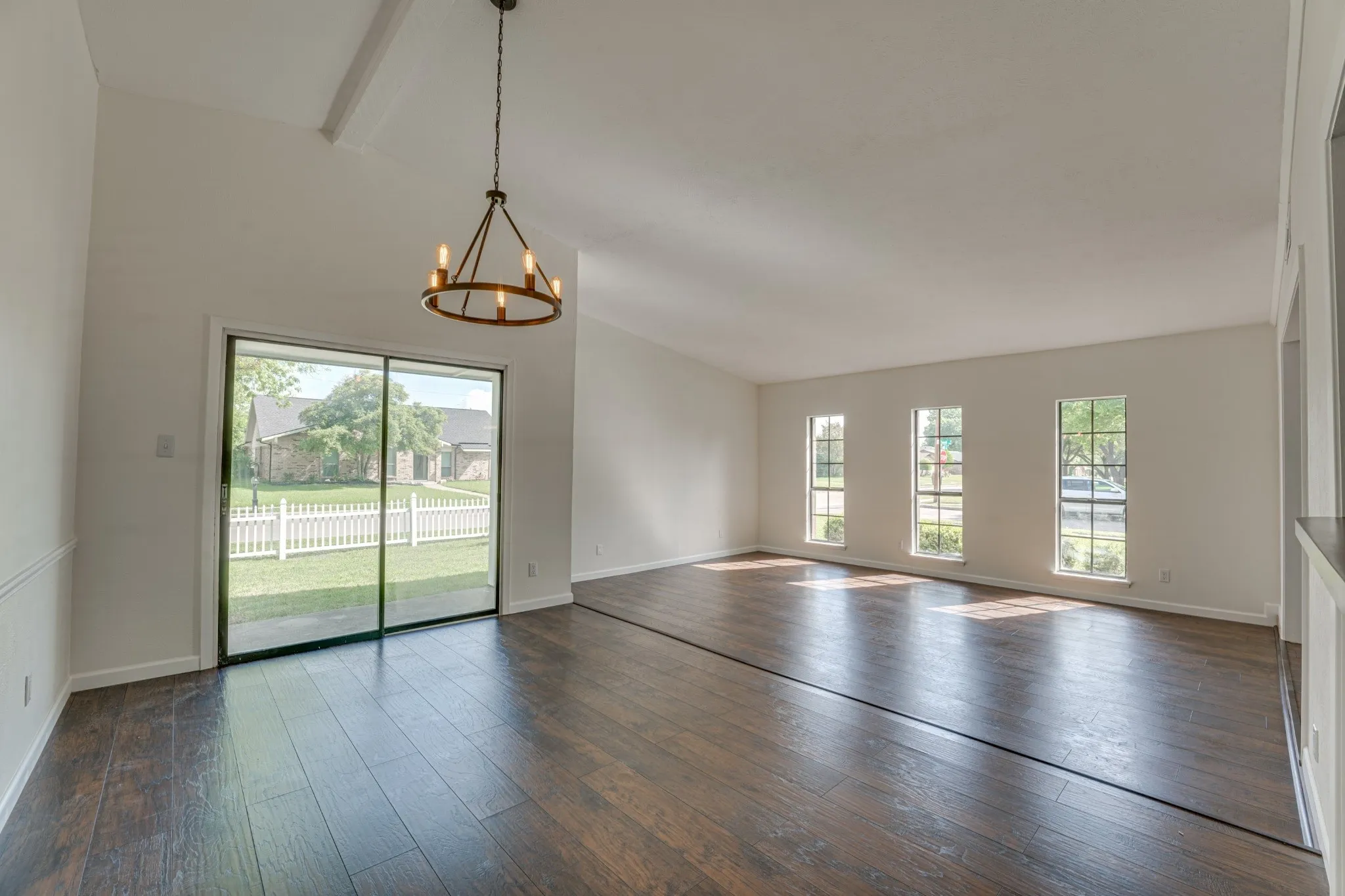 Single Family Residence For Sale in Dallas County , 3113 Powell Drive, Rowlett, Texas 75088, 4 Bedroom, 2 Bathroom, 2 Garage spaces, 2,100 Sqft, built in 1979, mls#21409344, Real Estate Agent in Rowlett, Homes For Sale in Dallas county, Homes For Sale in Rowlett, Realtor in Rowlett Texas, Real Estate Brokerage Independent Realty Texas, Luminita Cordes Realtor