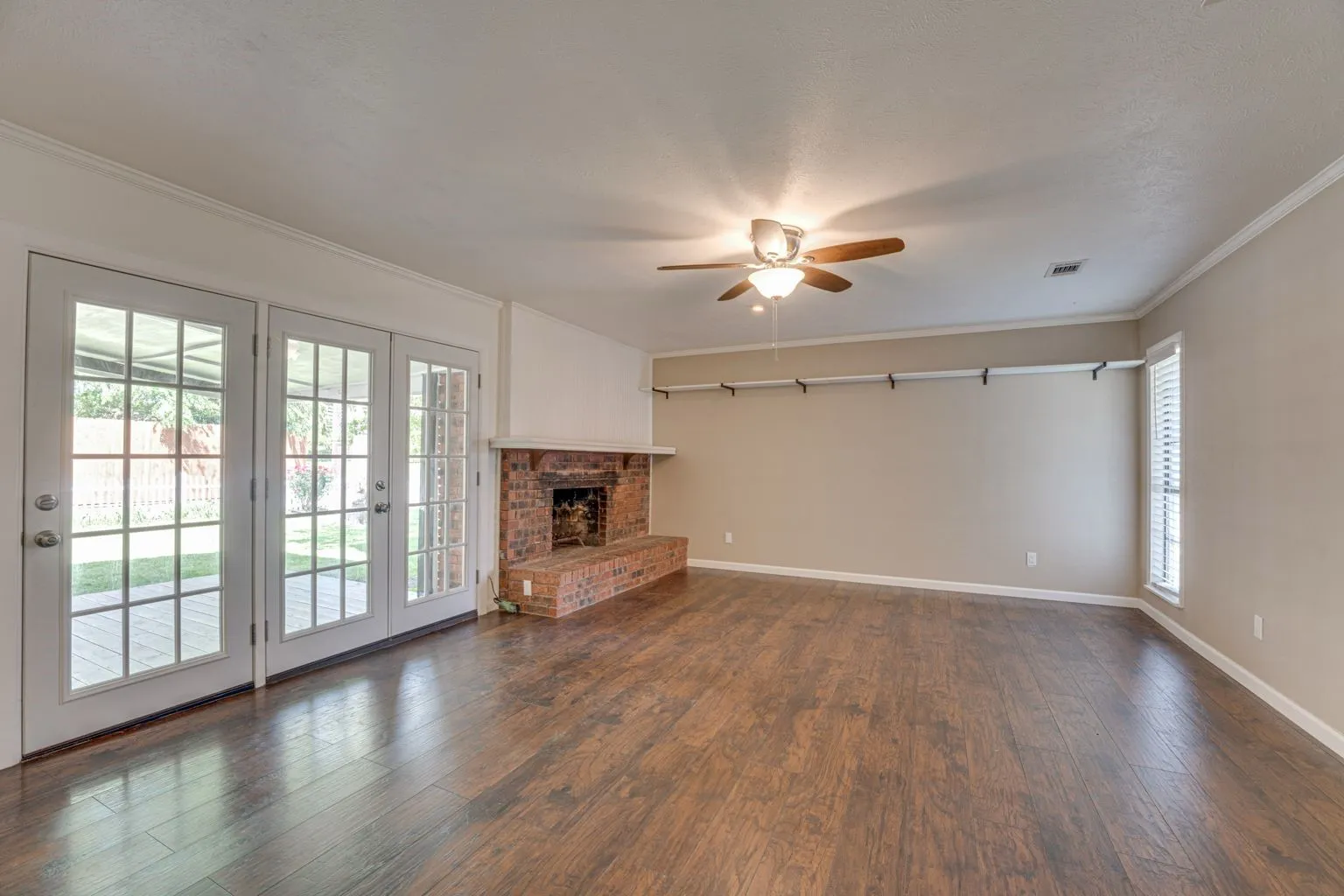 Single Family Residence For Sale in Dallas County , 3113 Powell Drive, Rowlett, Texas 75088, 4 Bedroom, 2 Bathroom, 2 Garage spaces, 2,100 Sqft, built in 1979, mls#21409344, Real Estate Agent in Rowlett, Homes For Sale in Dallas county, Homes For Sale in Rowlett, Realtor in Rowlett Texas, Real Estate Brokerage Independent Realty Texas, Luminita Cordes Realtor