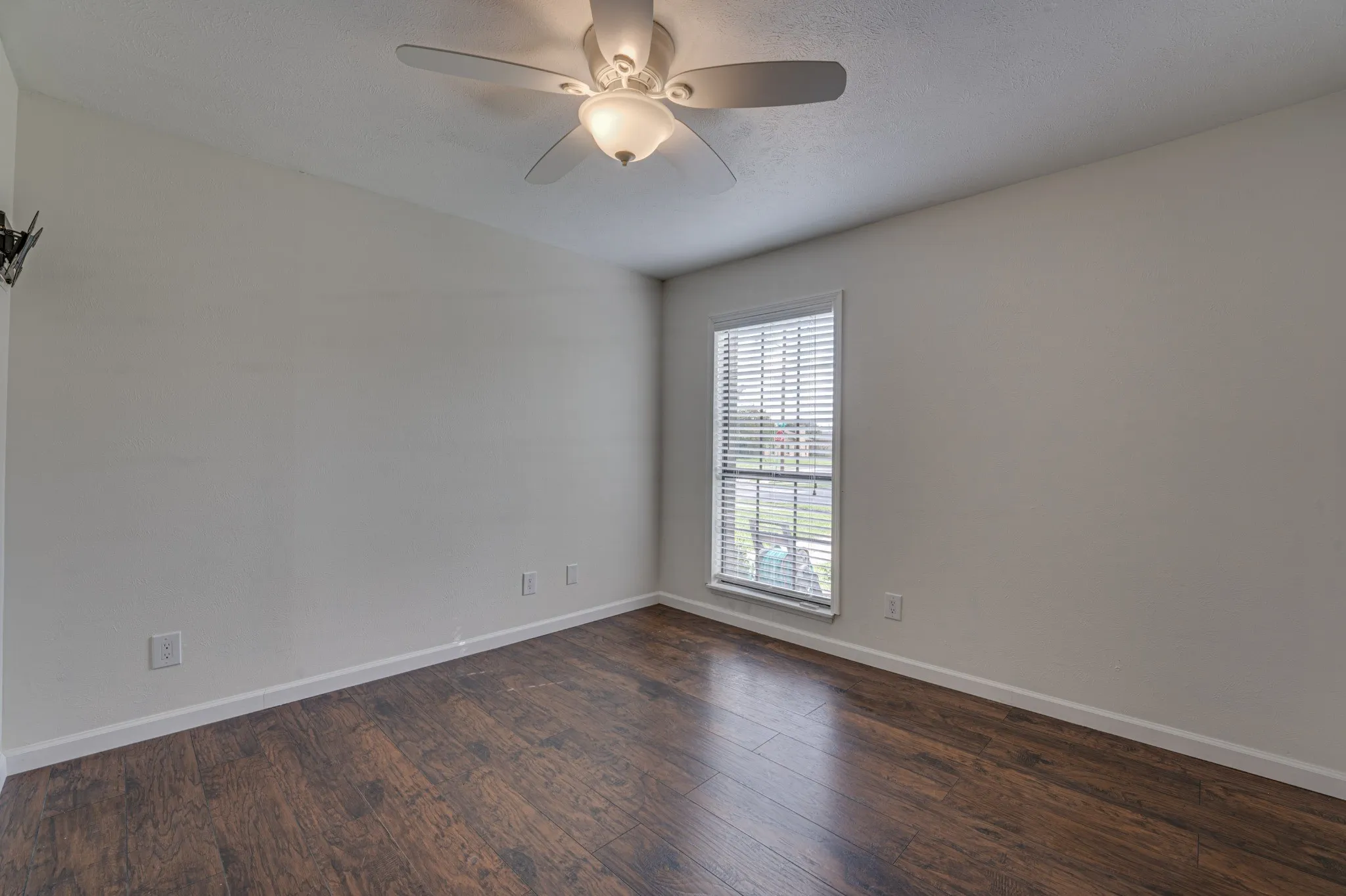 Single Family Residence For Sale in Dallas County , 3113 Powell Drive, Rowlett, Texas 75088, 4 Bedroom, 2 Bathroom, 2 Garage spaces, 2,100 Sqft, built in 1979, mls#21409344, Real Estate Agent in Rowlett, Homes For Sale in Dallas county, Homes For Sale in Rowlett, Realtor in Rowlett Texas, Real Estate Brokerage Independent Realty Texas, Luminita Cordes Realtor