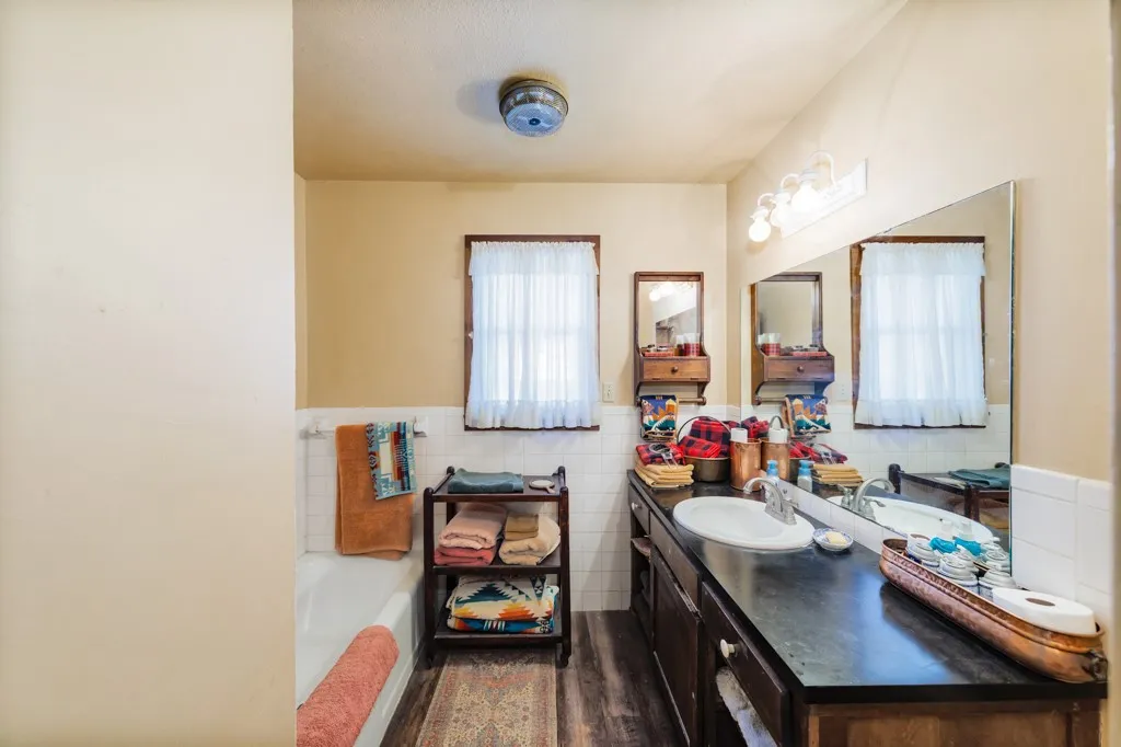 Single Family Residence For Sale in Montague County , 745 Winn Road, Bowie, Texas 76230, 3 Bedroom, 2 Bathroom, 2 Garage spaces, 2,377 Sqft, built in 1982, mls#21403573, Real Estate Agent in Bowie, Homes For Sale in Montague county, Homes For Sale in Bowie, Realtor in Bowie Texas, Real Estate Brokerage Independent Realty Texas, Luminita Cordes Realtor