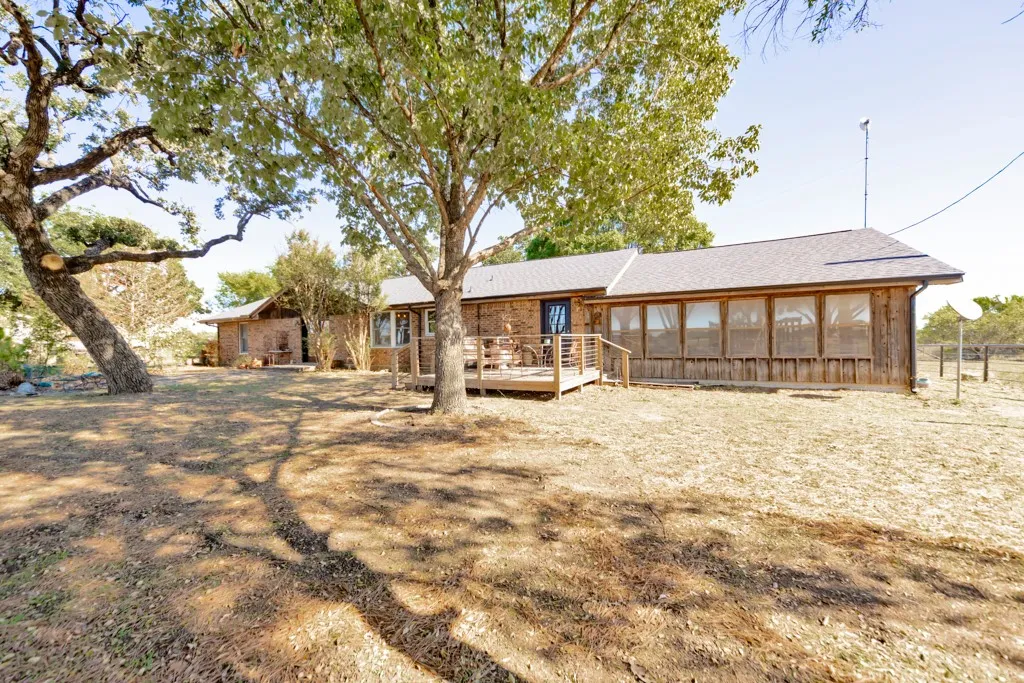 Single Family Residence For Sale in Montague County , 745 Winn Road, Bowie, Texas 76230, 3 Bedroom, 2 Bathroom, 2 Garage spaces, 2,377 Sqft, built in 1982, mls#21403573, Real Estate Agent in Bowie, Homes For Sale in Montague county, Homes For Sale in Bowie, Realtor in Bowie Texas, Real Estate Brokerage Independent Realty Texas, Luminita Cordes Realtor