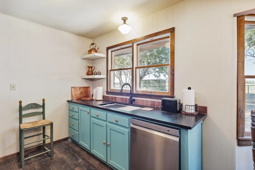 Single Family Residence For Sale in Montague County , 745 Winn Road, Bowie, Texas 76230, 3 Bedroom, 2 Bathroom, 2 Garage spaces, 2,377 Sqft, built in 1982, mls#21403573, Real Estate Agent in Bowie, Homes For Sale in Montague county, Homes For Sale in Bowie, Realtor in Bowie Texas, Real Estate Brokerage Independent Realty Texas, Luminita Cordes Realtor