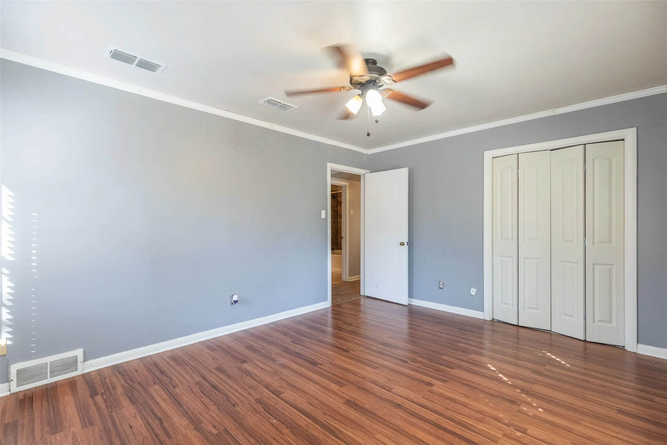Single Family Residence For Sale in Taylor County , 718 Hawthorne Street, Abilene, Texas 79605, 3 Bedroom, 1 Bathroom, 3 Garage spaces, 1,247 Sqft, built in 1951, mls#21409281, Real Estate Agent in Abilene, Homes For Sale in Taylor county, Homes For Sale in Abilene, Realtor in Abilene Texas, Real Estate Brokerage Independent Realty Texas, Luminita Cordes Realtor