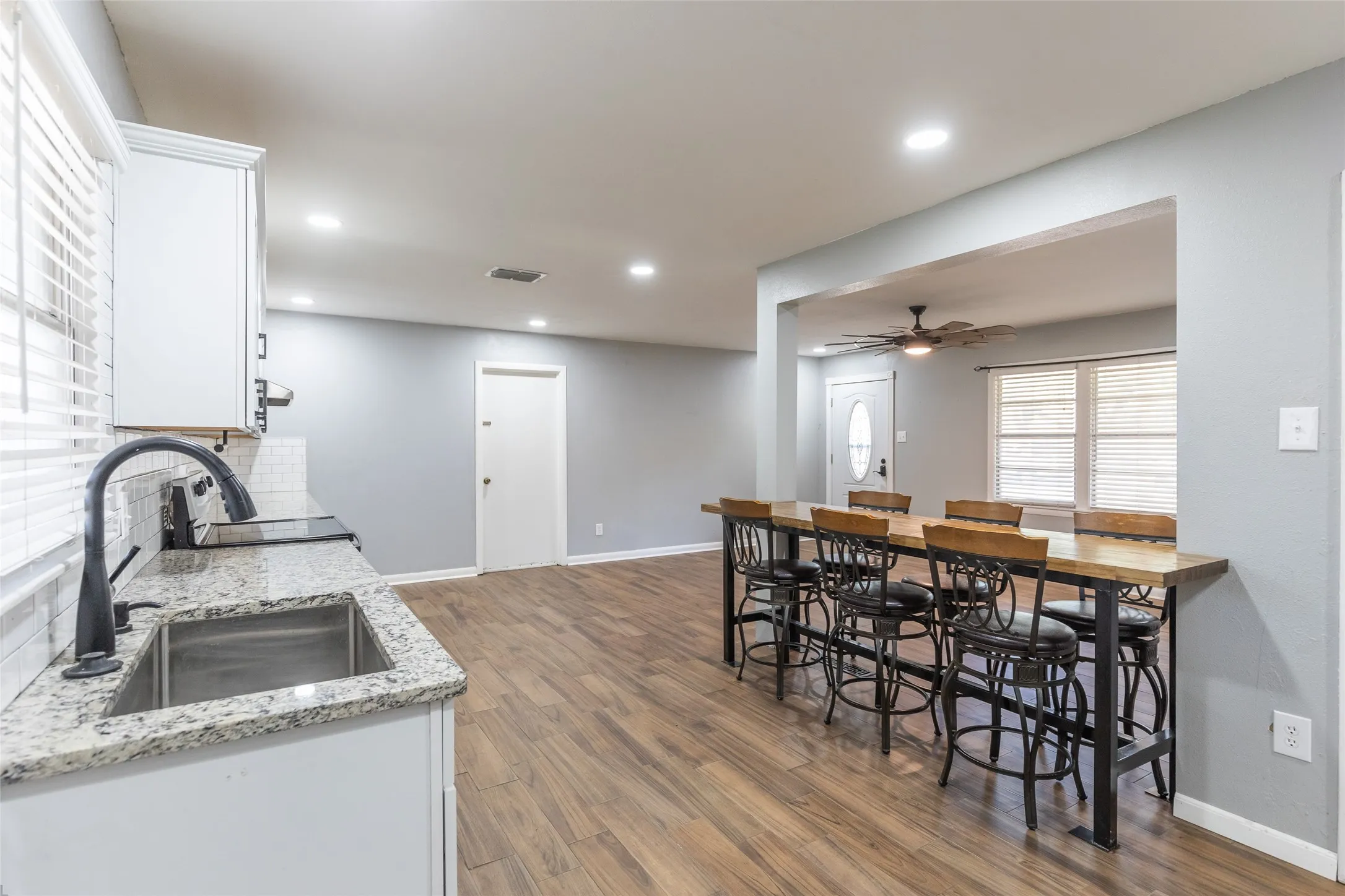 Single Family Residence For Sale in Taylor County , 718 Hawthorne Street, Abilene, Texas 79605, 3 Bedroom, 1 Bathroom, 3 Garage spaces, 1,247 Sqft, built in 1951, mls#21409281, Real Estate Agent in Abilene, Homes For Sale in Taylor county, Homes For Sale in Abilene, Realtor in Abilene Texas, Real Estate Brokerage Independent Realty Texas, Luminita Cordes Realtor