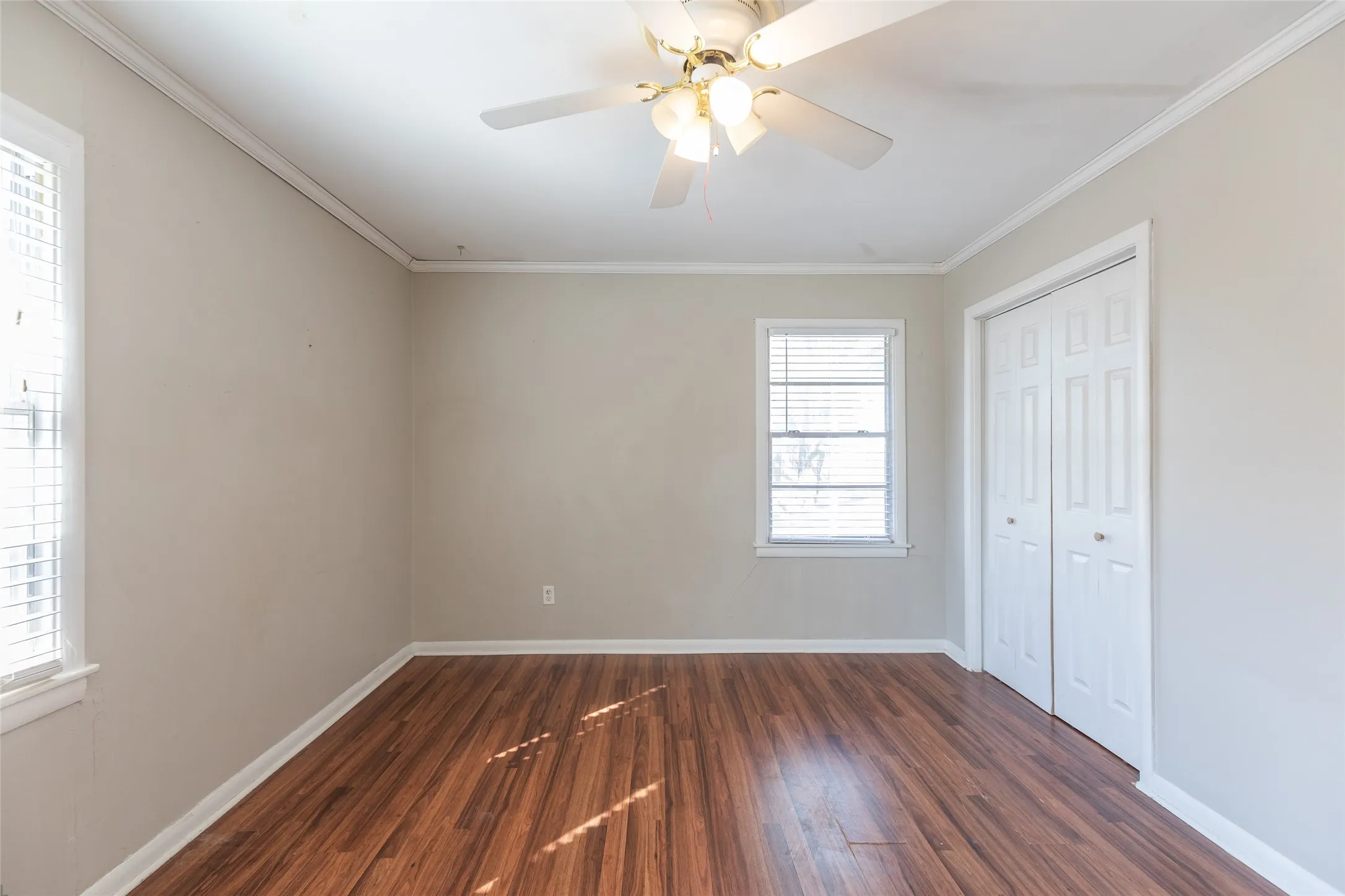 Single Family Residence For Sale in Taylor County , 718 Hawthorne Street, Abilene, Texas 79605, 3 Bedroom, 1 Bathroom, 3 Garage spaces, 1,247 Sqft, built in 1951, mls#21409281, Real Estate Agent in Abilene, Homes For Sale in Taylor county, Homes For Sale in Abilene, Realtor in Abilene Texas, Real Estate Brokerage Independent Realty Texas, Luminita Cordes Realtor