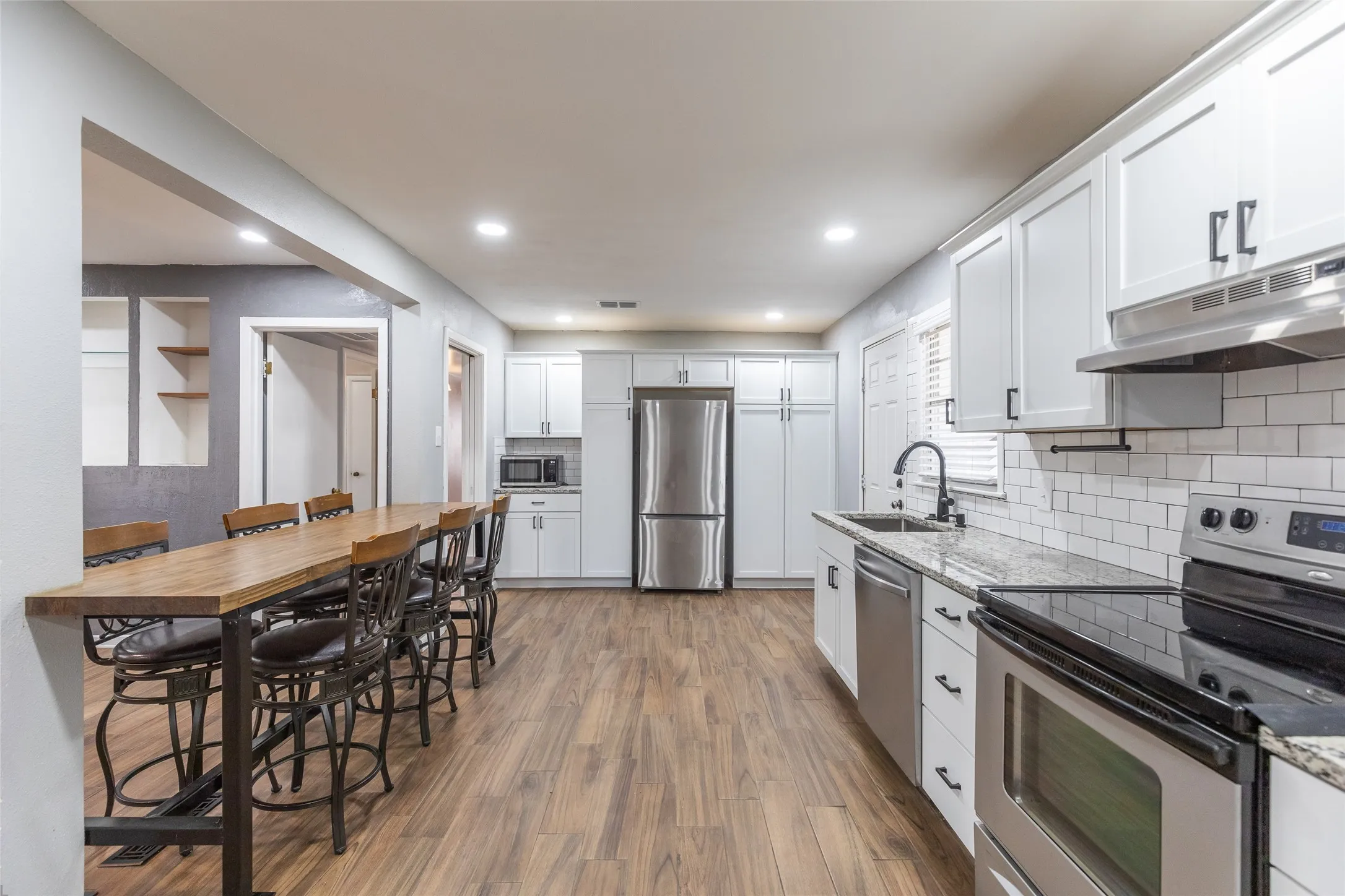 Single Family Residence For Sale in Taylor County , 718 Hawthorne Street, Abilene, Texas 79605, 3 Bedroom, 1 Bathroom, 3 Garage spaces, 1,247 Sqft, built in 1951, mls#21409281, Real Estate Agent in Abilene, Homes For Sale in Taylor county, Homes For Sale in Abilene, Realtor in Abilene Texas, Real Estate Brokerage Independent Realty Texas, Luminita Cordes Realtor