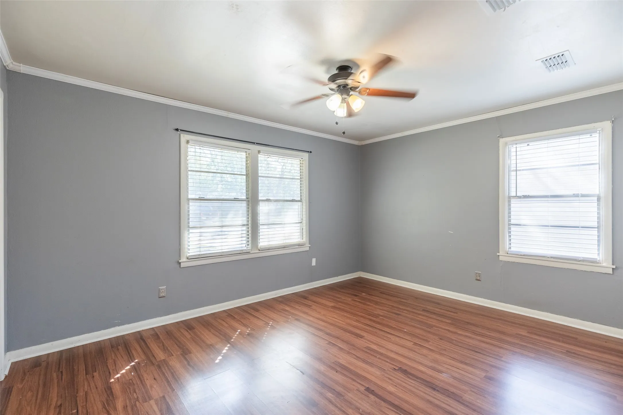 Single Family Residence For Sale in Taylor County , 718 Hawthorne Street, Abilene, Texas 79605, 3 Bedroom, 1 Bathroom, 3 Garage spaces, 1,247 Sqft, built in 1951, mls#21409281, Real Estate Agent in Abilene, Homes For Sale in Taylor county, Homes For Sale in Abilene, Realtor in Abilene Texas, Real Estate Brokerage Independent Realty Texas, Luminita Cordes Realtor