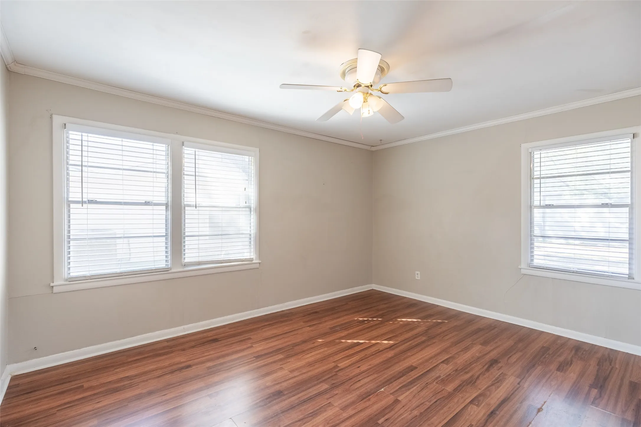 Single Family Residence For Sale in Taylor County , 718 Hawthorne Street, Abilene, Texas 79605, 3 Bedroom, 1 Bathroom, 3 Garage spaces, 1,247 Sqft, built in 1951, mls#21409281, Real Estate Agent in Abilene, Homes For Sale in Taylor county, Homes For Sale in Abilene, Realtor in Abilene Texas, Real Estate Brokerage Independent Realty Texas, Luminita Cordes Realtor