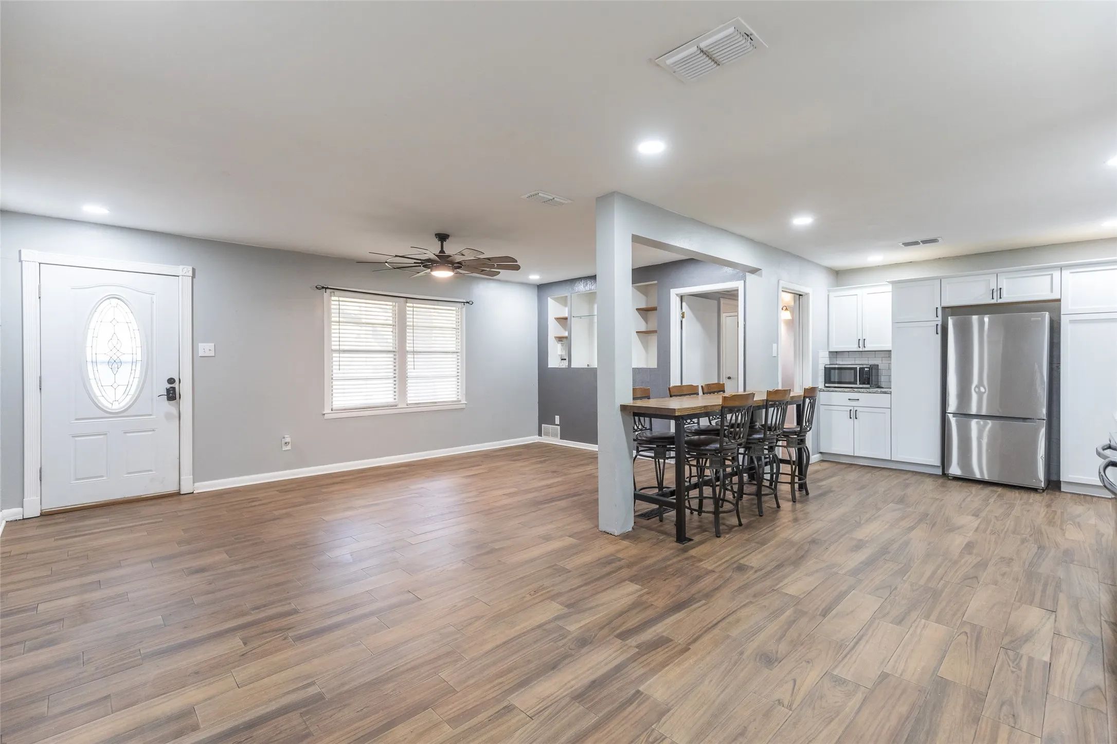 Single Family Residence For Sale in Taylor County , 718 Hawthorne Street, Abilene, Texas 79605, 3 Bedroom, 1 Bathroom, 3 Garage spaces, 1,247 Sqft, built in 1951, mls#21409281, Real Estate Agent in Abilene, Homes For Sale in Taylor county, Homes For Sale in Abilene, Realtor in Abilene Texas, Real Estate Brokerage Independent Realty Texas, Luminita Cordes Realtor