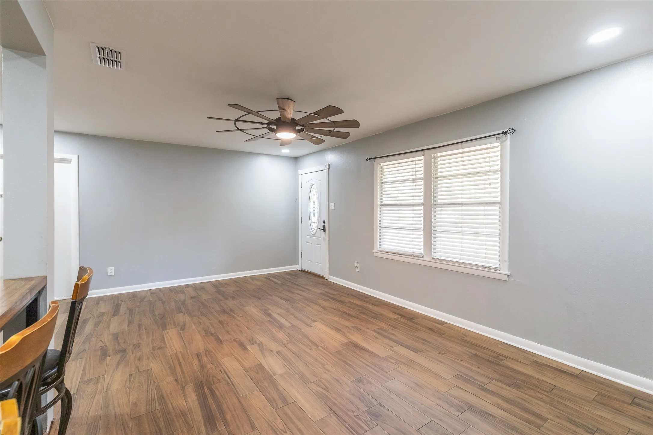 Single Family Residence For Sale in Taylor County , 718 Hawthorne Street, Abilene, Texas 79605, 3 Bedroom, 1 Bathroom, 3 Garage spaces, 1,247 Sqft, built in 1951, mls#21409281, Real Estate Agent in Abilene, Homes For Sale in Taylor county, Homes For Sale in Abilene, Realtor in Abilene Texas, Real Estate Brokerage Independent Realty Texas, Luminita Cordes Realtor