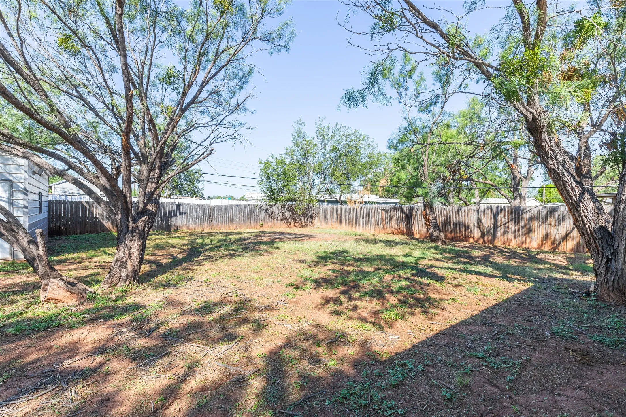 Single Family Residence For Sale in Taylor County , 718 Hawthorne Street, Abilene, Texas 79605, 3 Bedroom, 1 Bathroom, 3 Garage spaces, 1,247 Sqft, built in 1951, mls#21409281, Real Estate Agent in Abilene, Homes For Sale in Taylor county, Homes For Sale in Abilene, Realtor in Abilene Texas, Real Estate Brokerage Independent Realty Texas, Luminita Cordes Realtor