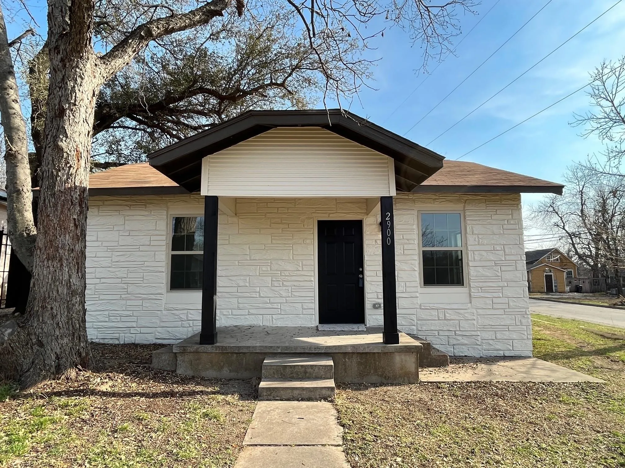 Single Family Residence For Sale in Tarrant County , 2900 Avenue J, Fort Worth, Texas 76105, 3 Bedroom, 1 Bathroom, Garage spaces, 1,150 Sqft, built in 1930, mls#21409349, Real Estate Agent in Fort Worth, Homes For Sale in Tarrant county, Homes For Sale in Fort Worth, Realtor in Fort Worth Texas, Real Estate Brokerage Independent Realty Texas, Luminita Cordes Realtor