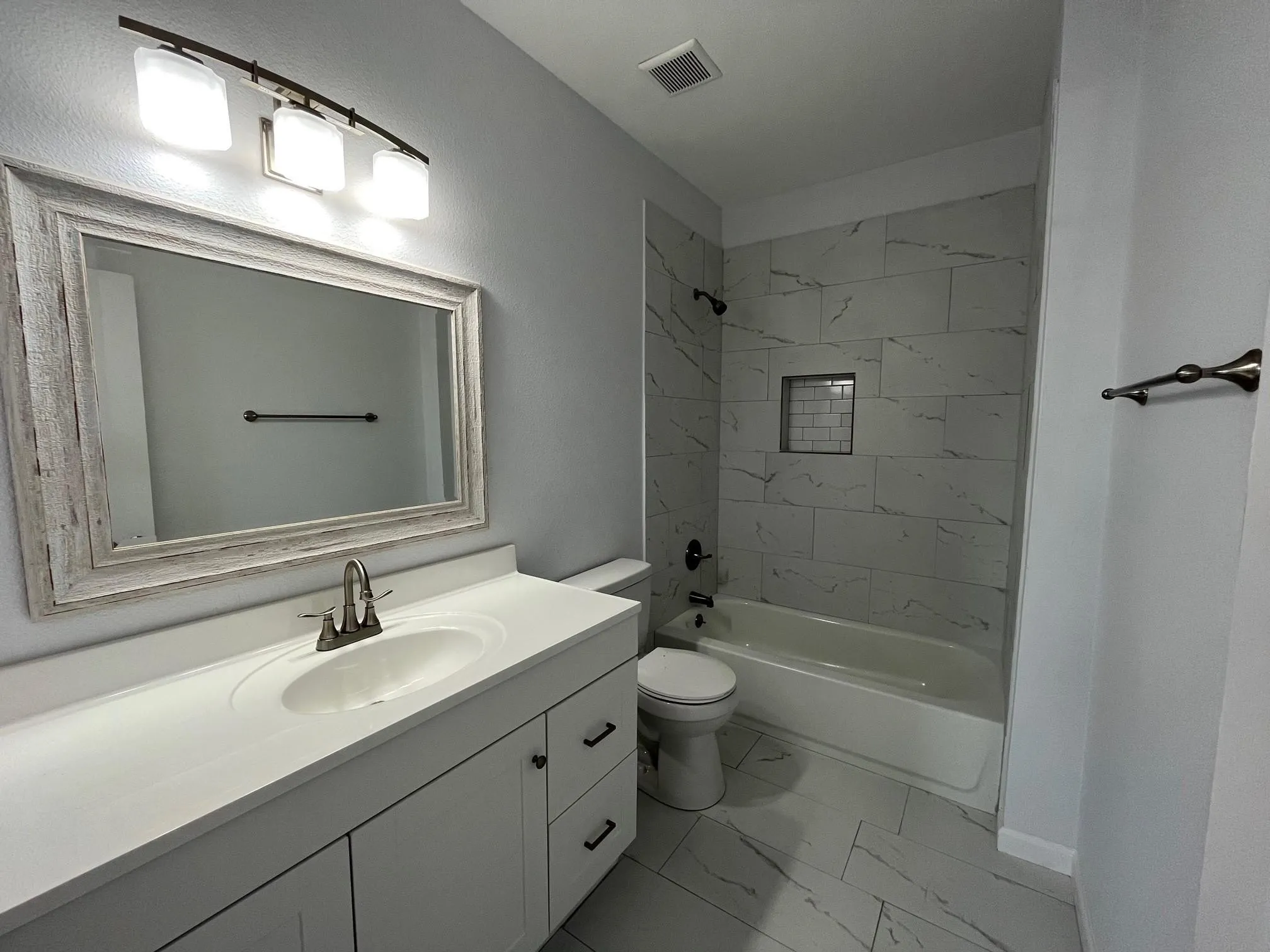 Single Family Residence For Sale in Tarrant County , 2900 Avenue J, Fort Worth, Texas 76105, 3 Bedroom, 1 Bathroom, Garage spaces, 1,150 Sqft, built in 1930, mls#21409349, Real Estate Agent in Fort Worth, Homes For Sale in Tarrant county, Homes For Sale in Fort Worth, Realtor in Fort Worth Texas, Real Estate Brokerage Independent Realty Texas, Luminita Cordes Realtor