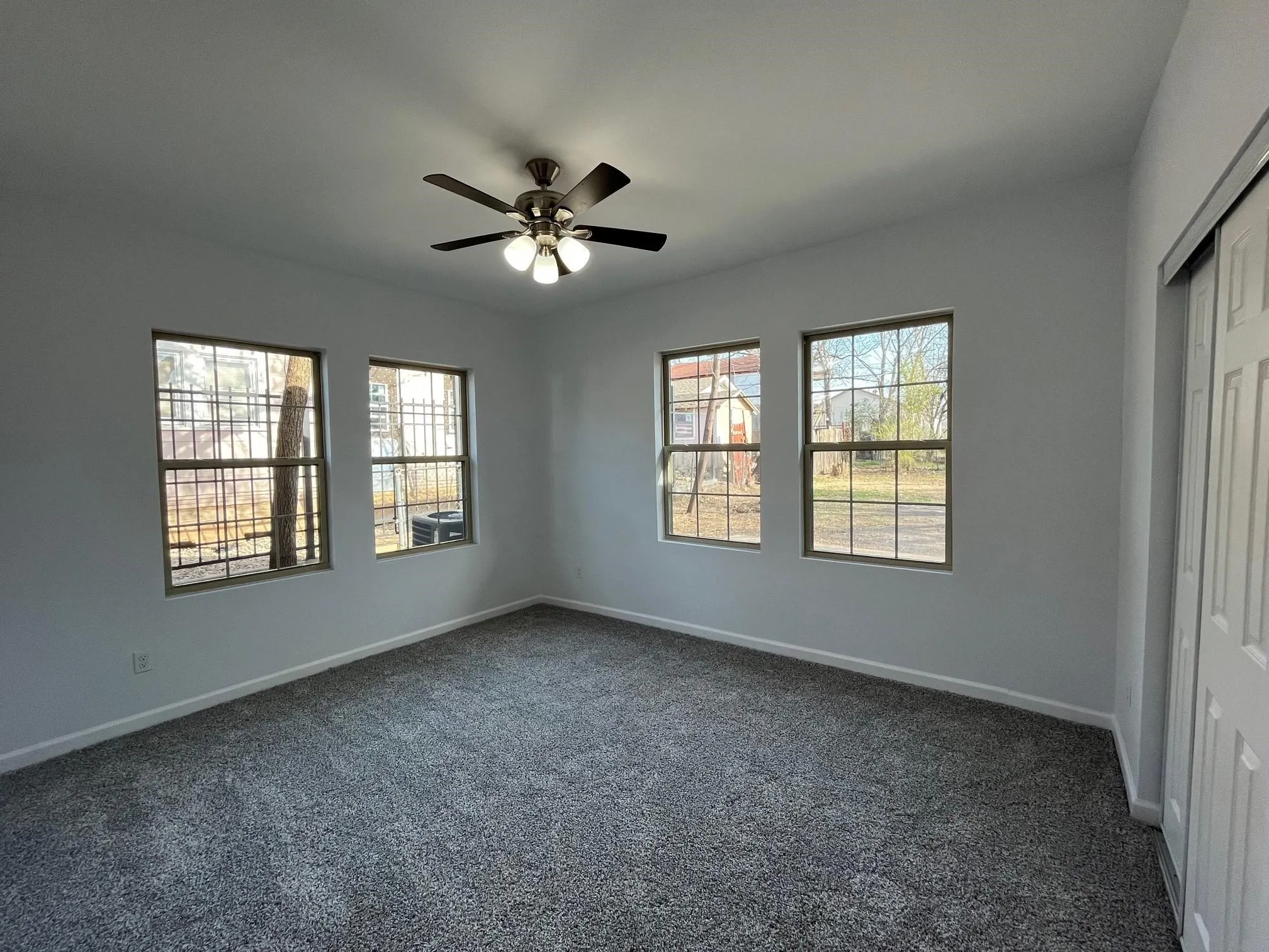 Single Family Residence For Sale in Tarrant County , 2900 Avenue J, Fort Worth, Texas 76105, 3 Bedroom, 1 Bathroom, Garage spaces, 1,150 Sqft, built in 1930, mls#21409349, Real Estate Agent in Fort Worth, Homes For Sale in Tarrant county, Homes For Sale in Fort Worth, Realtor in Fort Worth Texas, Real Estate Brokerage Independent Realty Texas, Luminita Cordes Realtor