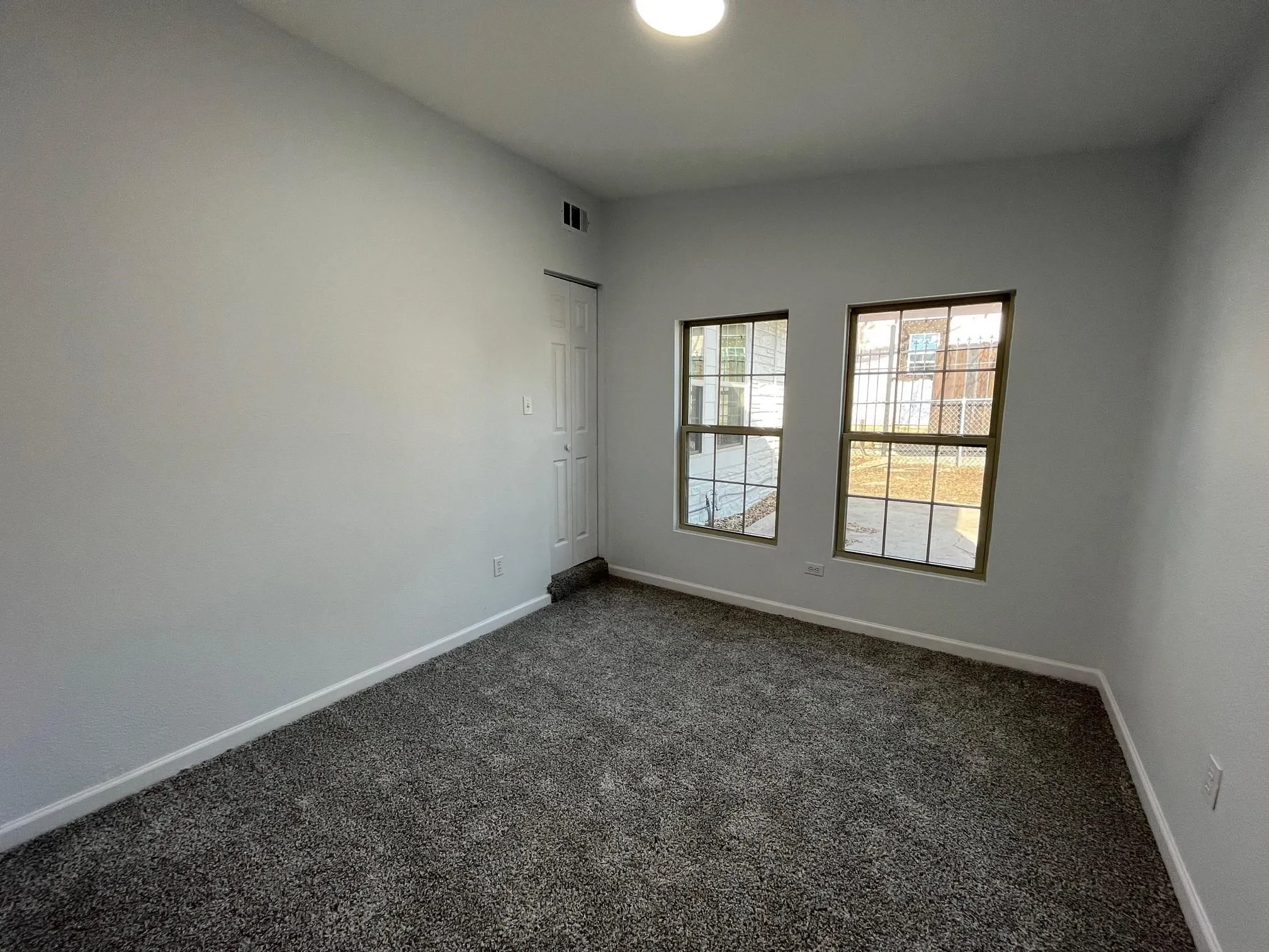 Single Family Residence For Sale in Tarrant County , 2900 Avenue J, Fort Worth, Texas 76105, 3 Bedroom, 1 Bathroom, Garage spaces, 1,150 Sqft, built in 1930, mls#21409349, Real Estate Agent in Fort Worth, Homes For Sale in Tarrant county, Homes For Sale in Fort Worth, Realtor in Fort Worth Texas, Real Estate Brokerage Independent Realty Texas, Luminita Cordes Realtor