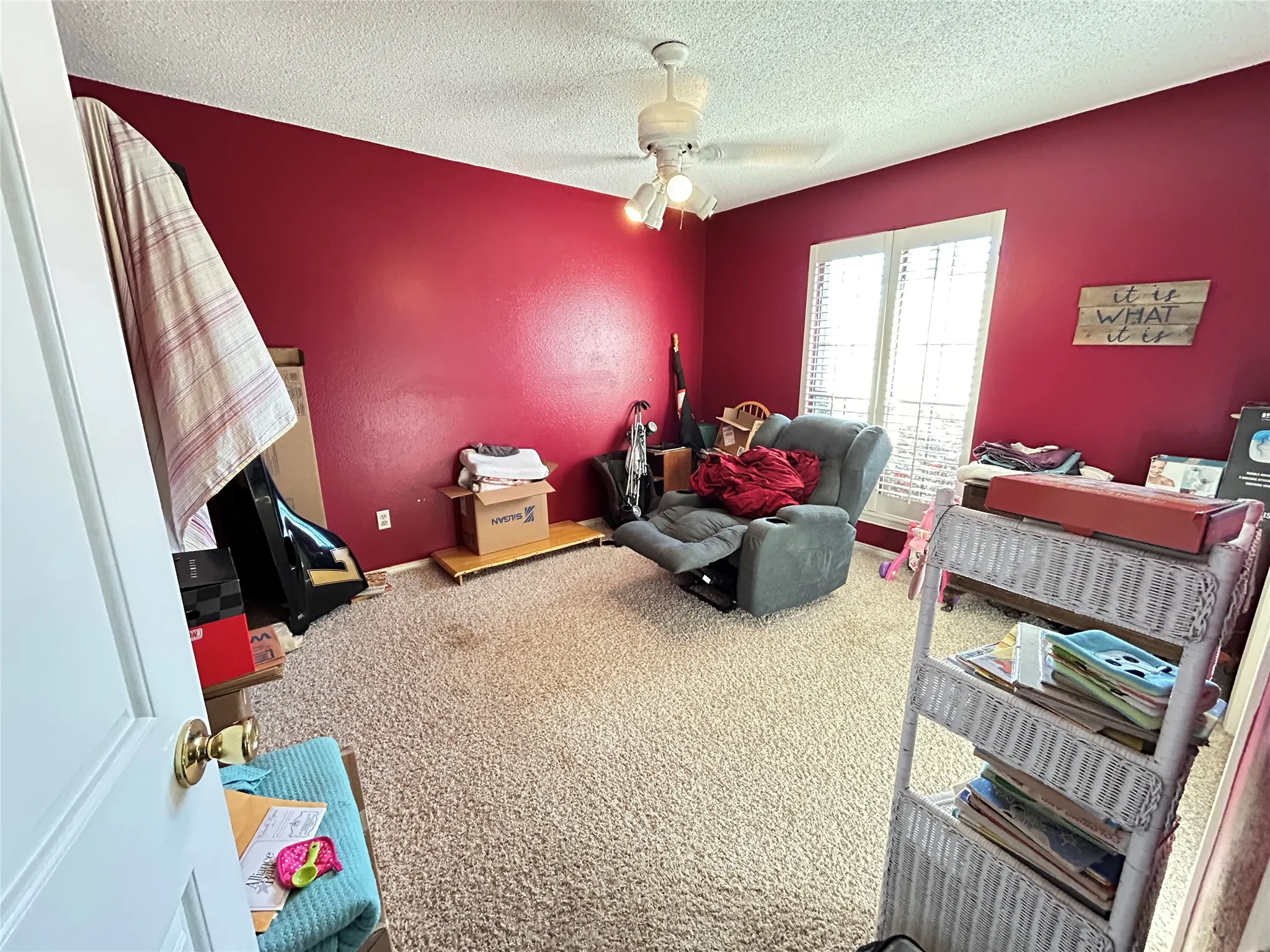 Single Family Residence For Sale in Hopkins County , 120 Cedar Springs Boulevard, Sulphur Springs, Texas 75482, 3 Bedroom, 2 Bathroom, 2 Garage spaces, 2,422 Sqft, built in 1983, mls#21407987, Real Estate Agent in Sulphur Springs, Homes For Sale in Hopkins county, Homes For Sale in Sulphur Springs, Realtor in Sulphur Springs Texas, Real Estate Brokerage Independent Realty Texas, Luminita Cordes Realtor