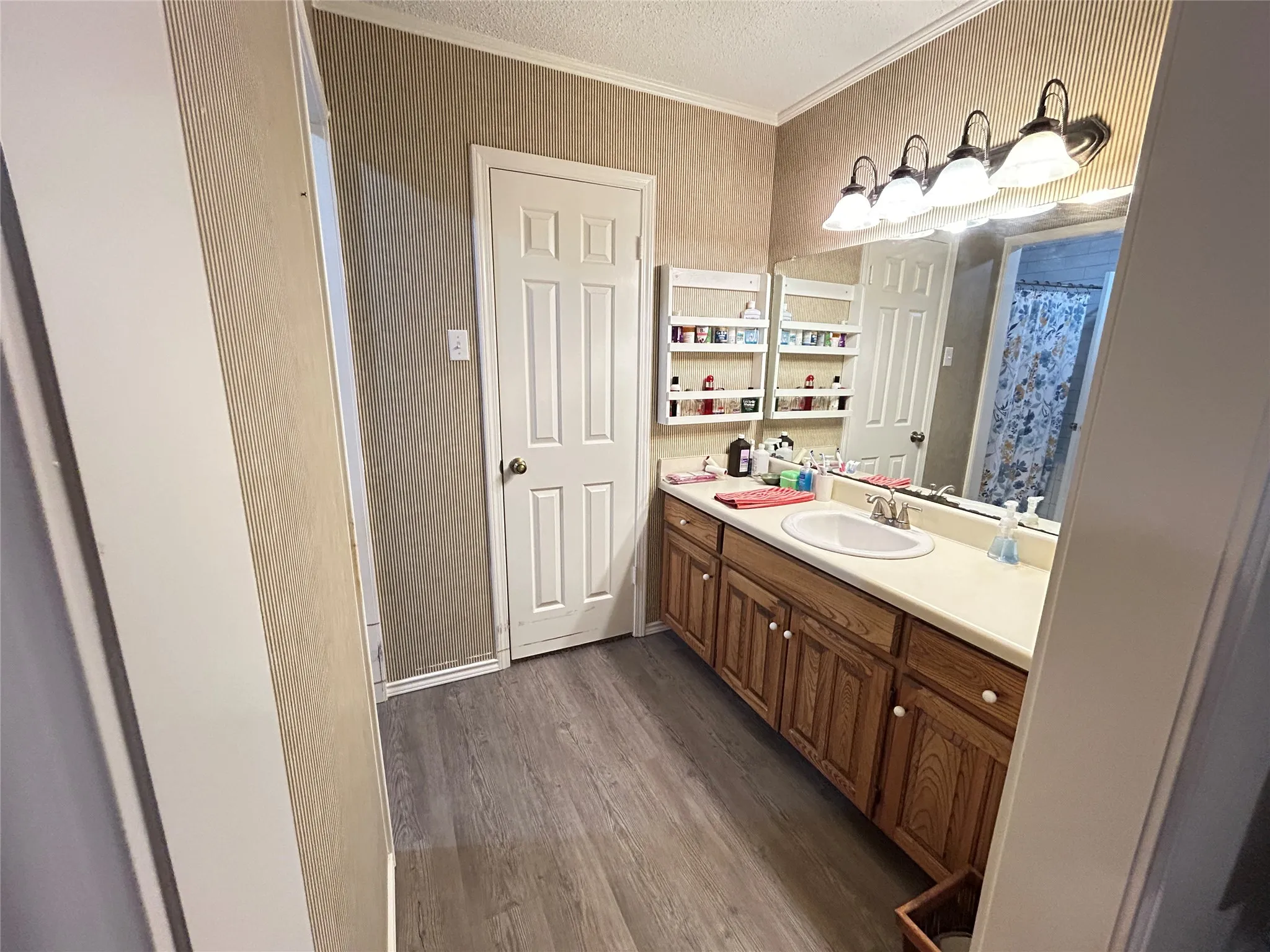 Single Family Residence For Sale in Hopkins County , 120 Cedar Springs Boulevard, Sulphur Springs, Texas 75482, 3 Bedroom, 2 Bathroom, 2 Garage spaces, 2,422 Sqft, built in 1983, mls#21407987, Real Estate Agent in Sulphur Springs, Homes For Sale in Hopkins county, Homes For Sale in Sulphur Springs, Realtor in Sulphur Springs Texas, Real Estate Brokerage Independent Realty Texas, Luminita Cordes Realtor