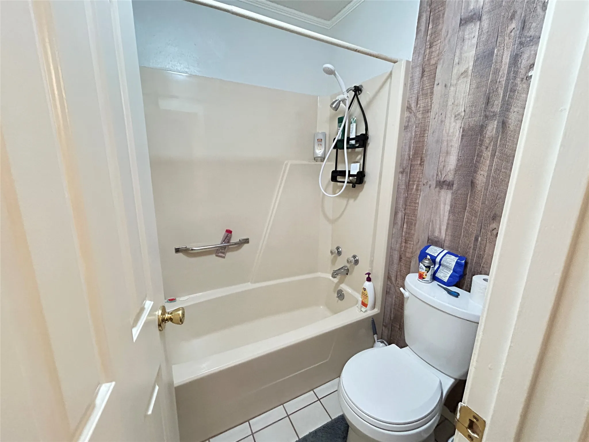 Single Family Residence For Sale in Hopkins County , 120 Cedar Springs Boulevard, Sulphur Springs, Texas 75482, 3 Bedroom, 2 Bathroom, 2 Garage spaces, 2,422 Sqft, built in 1983, mls#21407987, Real Estate Agent in Sulphur Springs, Homes For Sale in Hopkins county, Homes For Sale in Sulphur Springs, Realtor in Sulphur Springs Texas, Real Estate Brokerage Independent Realty Texas, Luminita Cordes Realtor