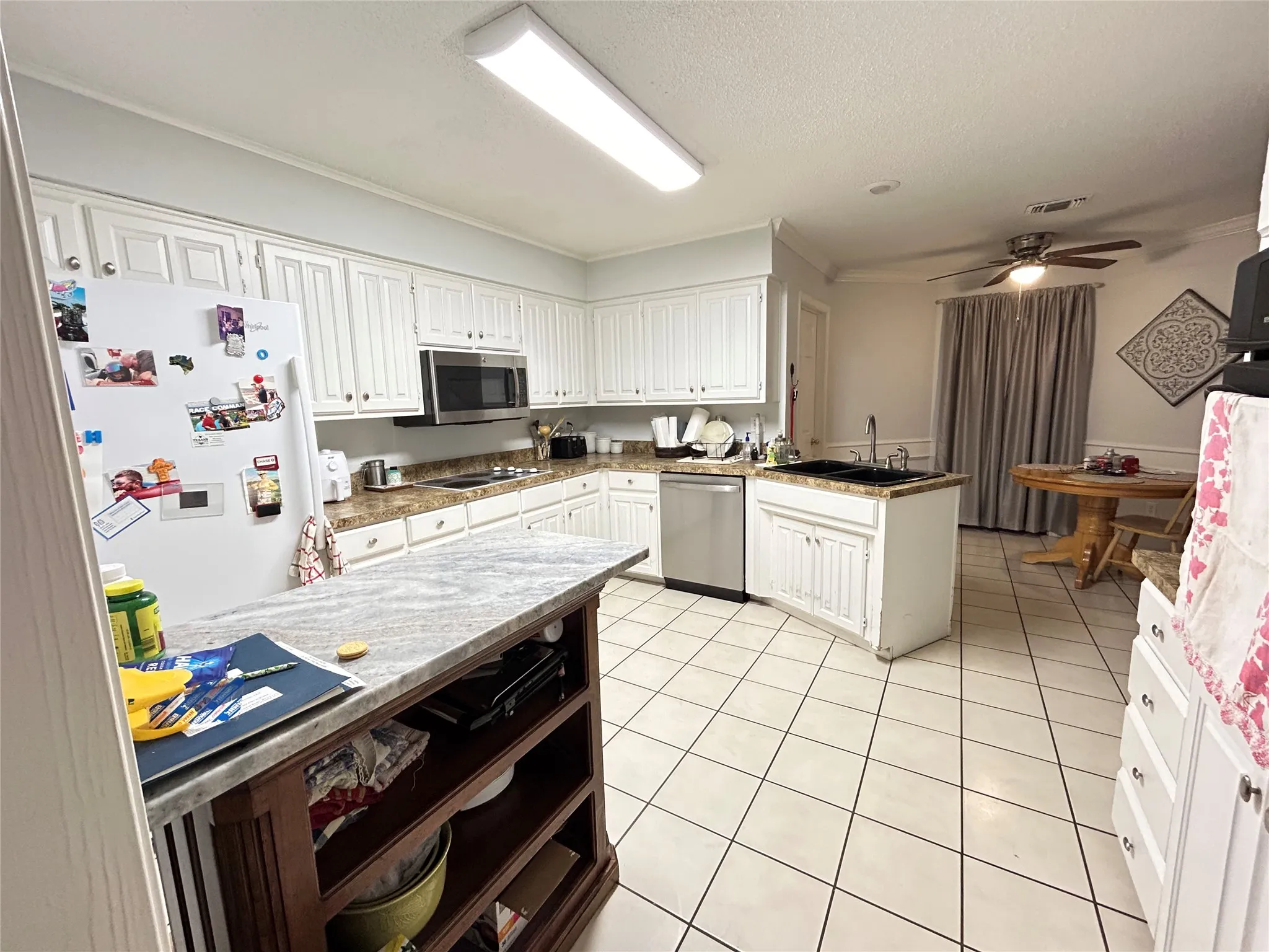 Single Family Residence For Sale in Hopkins County , 120 Cedar Springs Boulevard, Sulphur Springs, Texas 75482, 3 Bedroom, 2 Bathroom, 2 Garage spaces, 2,422 Sqft, built in 1983, mls#21407987, Real Estate Agent in Sulphur Springs, Homes For Sale in Hopkins county, Homes For Sale in Sulphur Springs, Realtor in Sulphur Springs Texas, Real Estate Brokerage Independent Realty Texas, Luminita Cordes Realtor