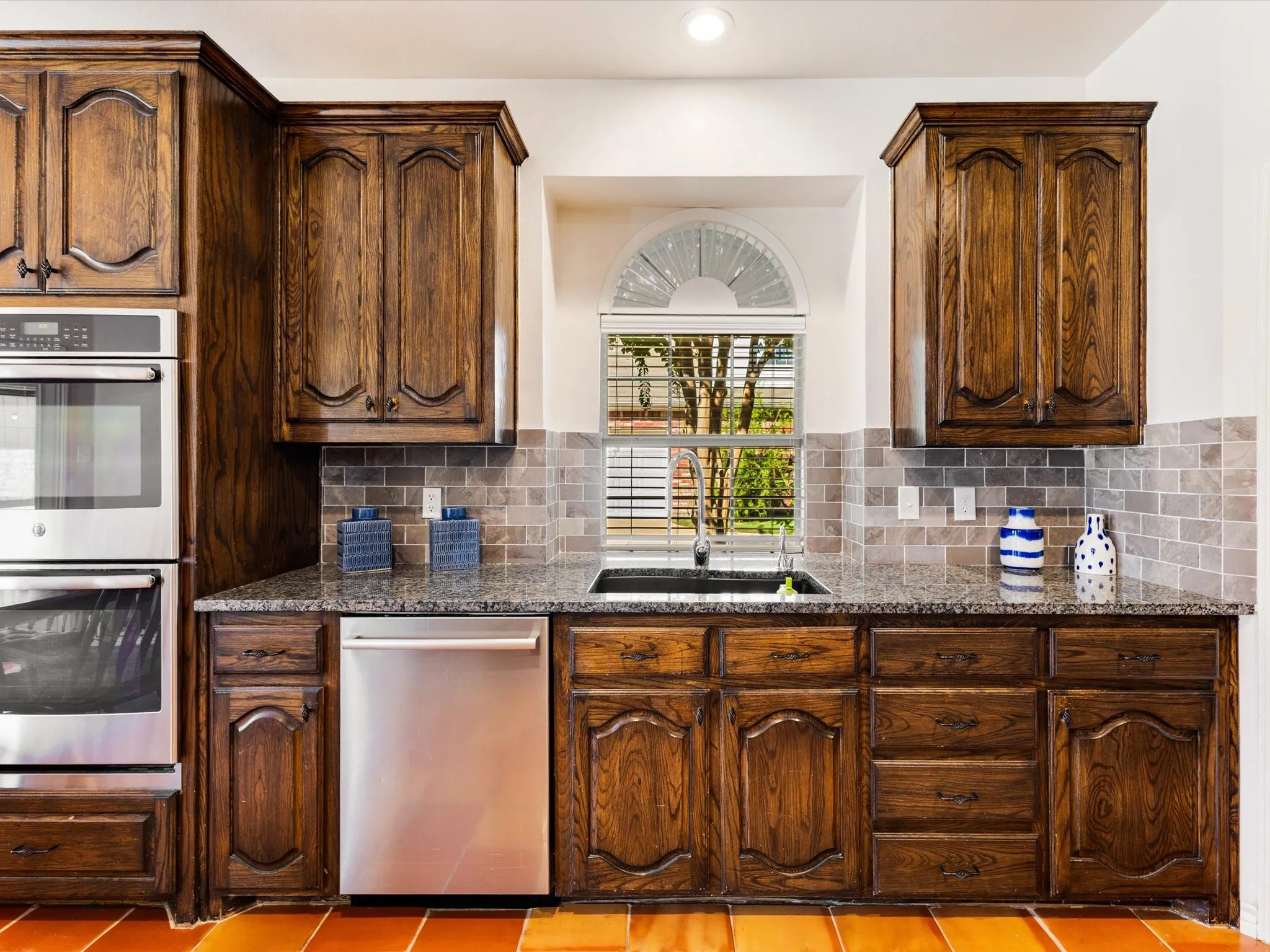 Single Family Residence For Sale in Collin County , 809 Stanford Drive, Murphy, Texas 75094, 5 Bedroom, 4 Bathroom, 2 Garage spaces, 3,801 Sqft, built in 2001, mls#21409112, Real Estate Agent in Murphy, Homes For Sale in Collin county, Homes For Sale in Murphy, Realtor in Murphy Texas, Real Estate Brokerage Independent Realty Texas, Luminita Cordes Realtor